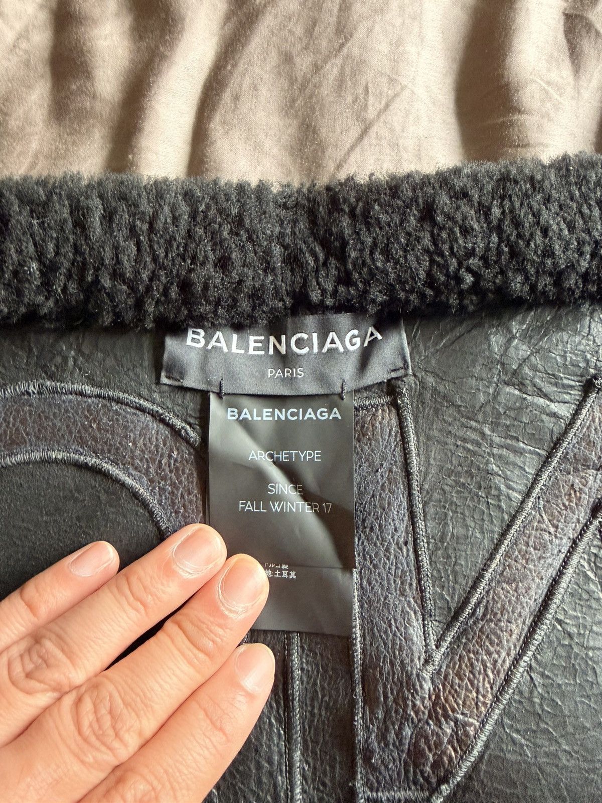 Balenciaga Balenciaga 2017 Fall Collection Shearling Scarf Size ONE SIZE - 8 Thumbnail