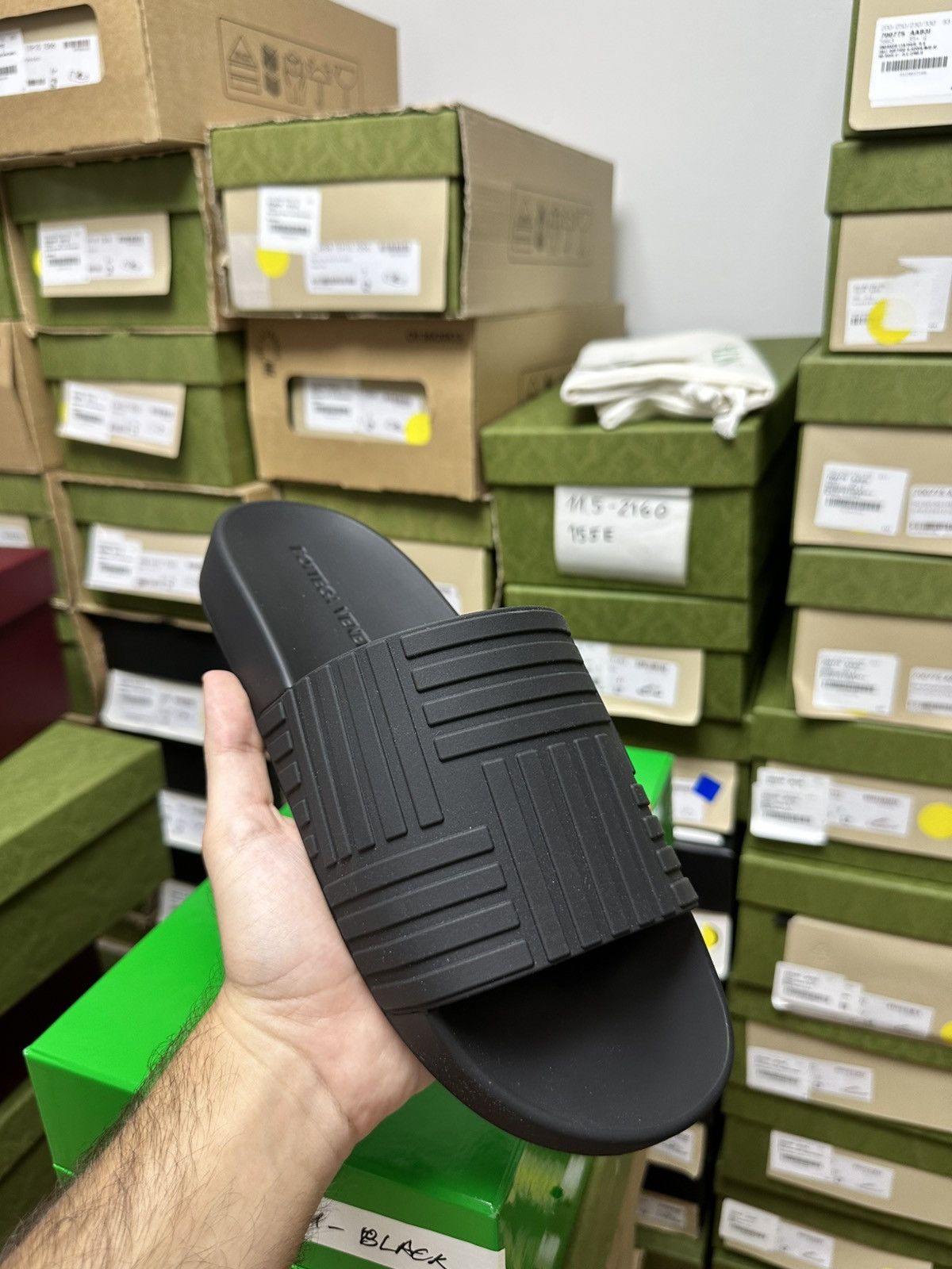Bottega Veneta Bottega Veneta Embossed Rubber Slides Size US 11 / IT 41 - 3 Thumbnail