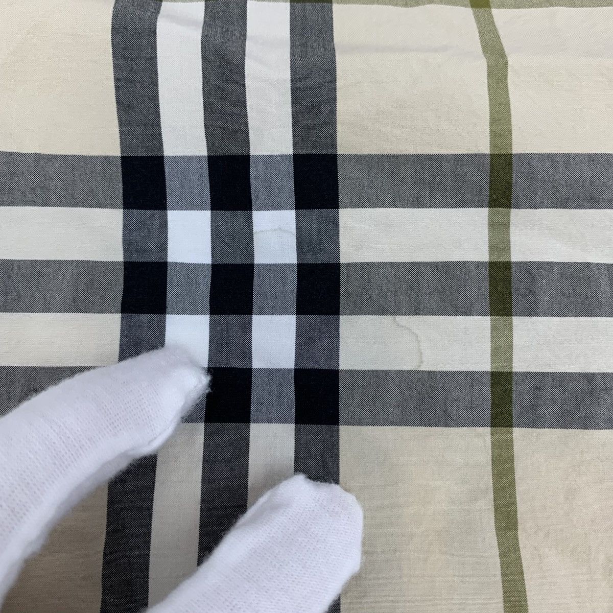 Burberry Burberry Khaki Classic Check Short Sleeve Shirt K26WX Size US M / EU 48-50 / 2 - 9 Thumbnail