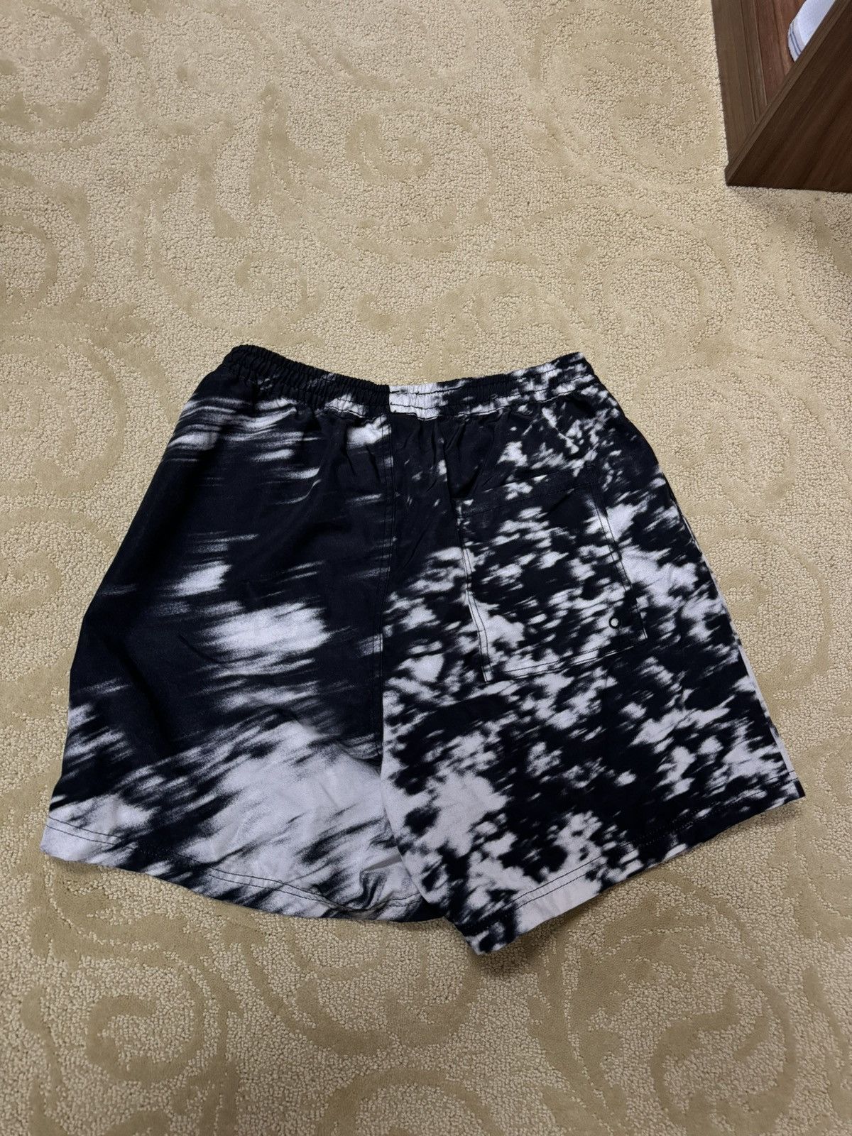 Pleasures Pleasures Black & White Graphic Shorts Size US 30 / EU 46 - 4 Thumbnail