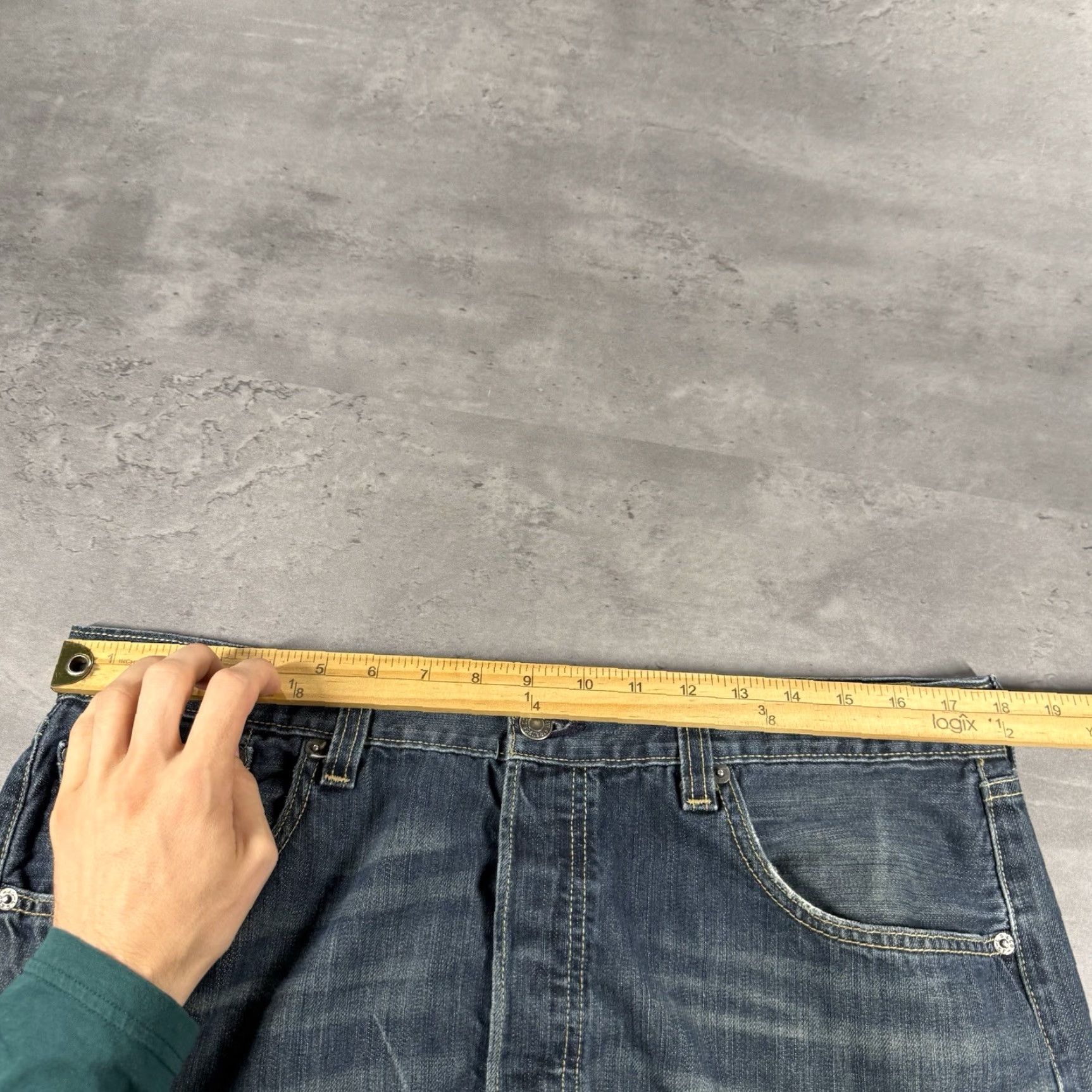 Levi's VINTAGE Levi's 501 XX Jeans Men 36x30 Denim Buttonfly Distressed Thrashed Whisker Fade 90s Straight Size US 36 / EU 52 - 6 Thumbnail