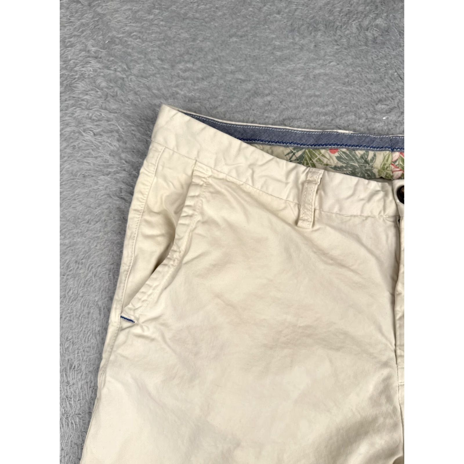 Tommy Bahama Tommy Bahama Shorts Mens 34 Chino Flat Front Zip Fly Beige Khaki Casual Beach Linen Cotton Blend Pockets Size US 34 / EU 50 - 5 Thumbnail