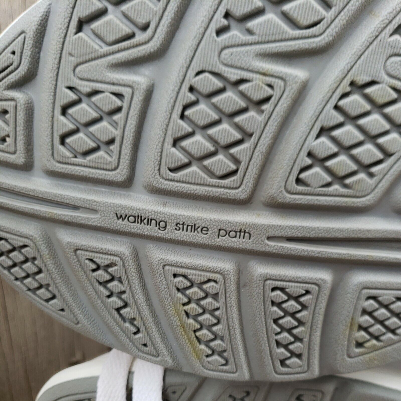 New Balance New Balance Leather Sneakers Womens Sz 9 B White Athletic WW Size US 9 / IT 39 - 10 Thumbnail