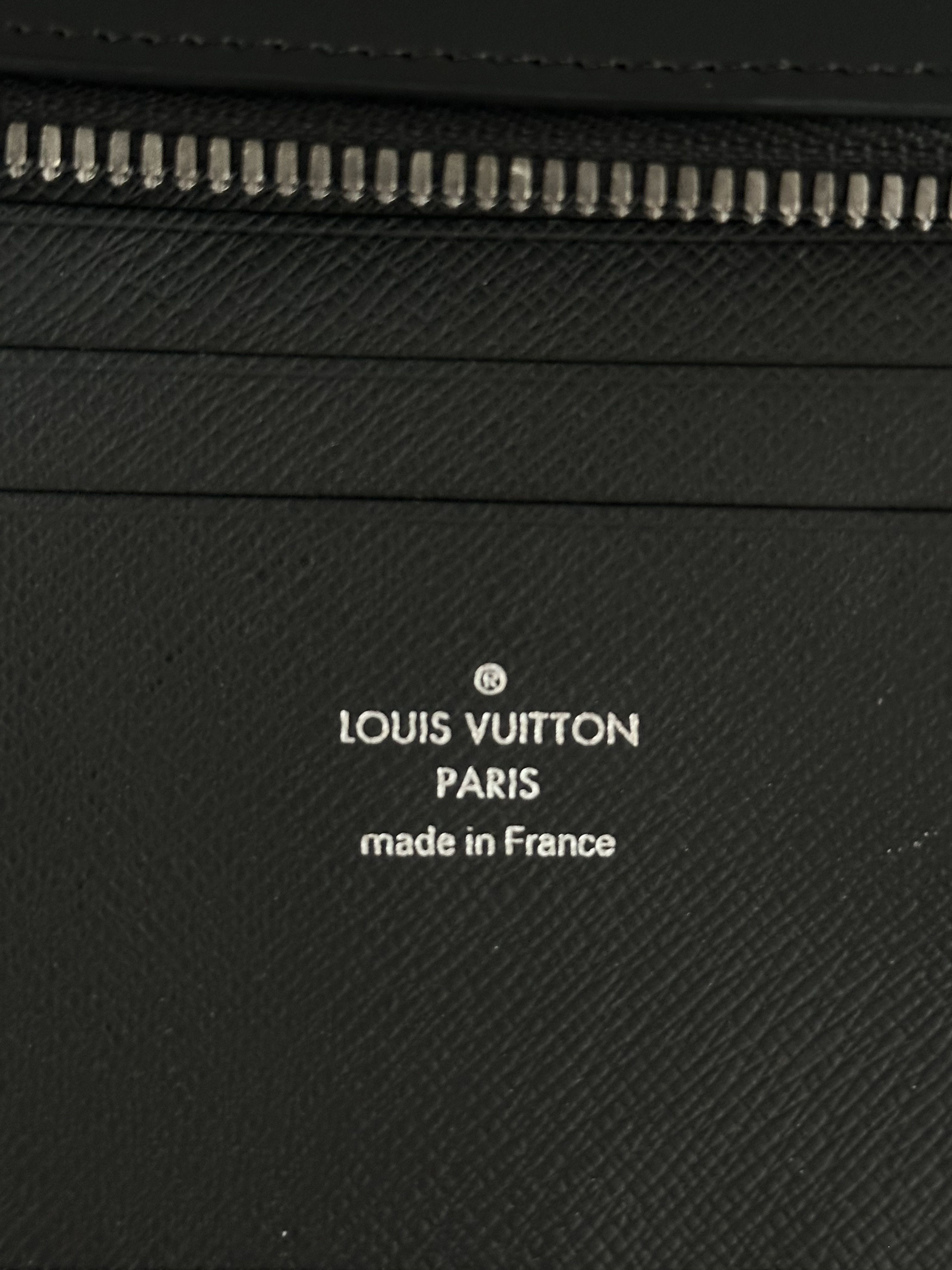 Louis Vuitton Louis Vuitton Black Eclipse Monogram Discovery Pochette PM Size ONE SIZE - 4 Thumbnail