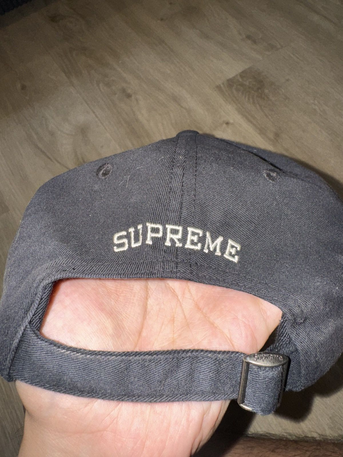 SUPREME BLACK LEATHER APPLIQUÉ HAT OS
