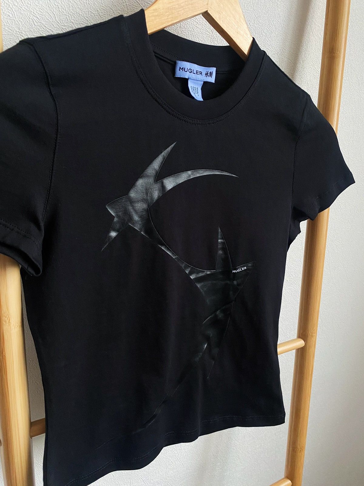 H&M × Mugler × Thierry Mugler Mugler x H&M Printed Fitted T-Shirt Size XS Size XS / US 0-2 / IT 36-38 - 3 Thumbnail