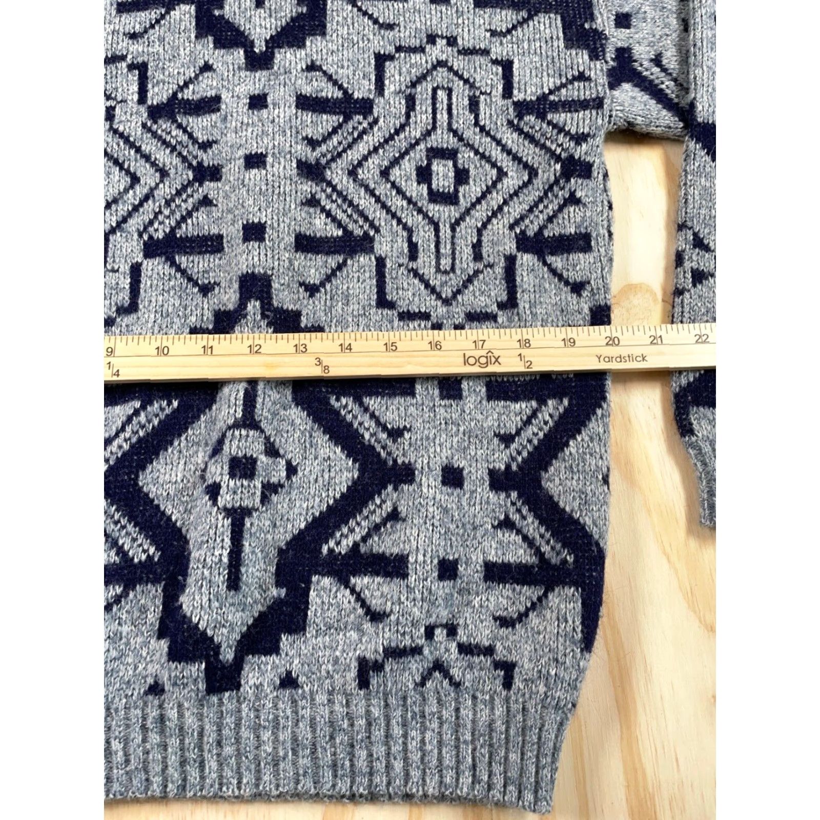 Vintage VTG 90s Dad Style Sweater Adult Medium Gray Dark Blue Geometric Pattern Knit Size US M / EU 48-50 / 2 - 7 Thumbnail