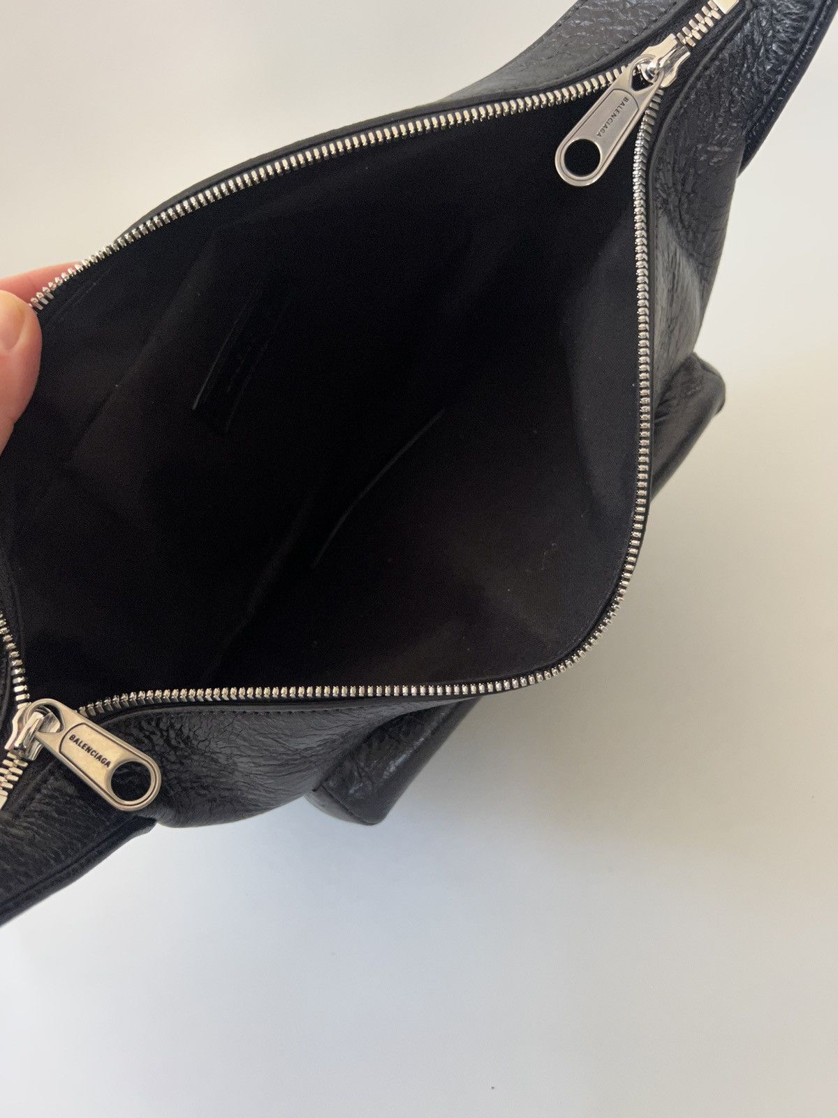 Balenciaga Balenciaga Raver Medium Creased-Leather Shoulder Bag Size ONE SIZE - 12 Thumbnail