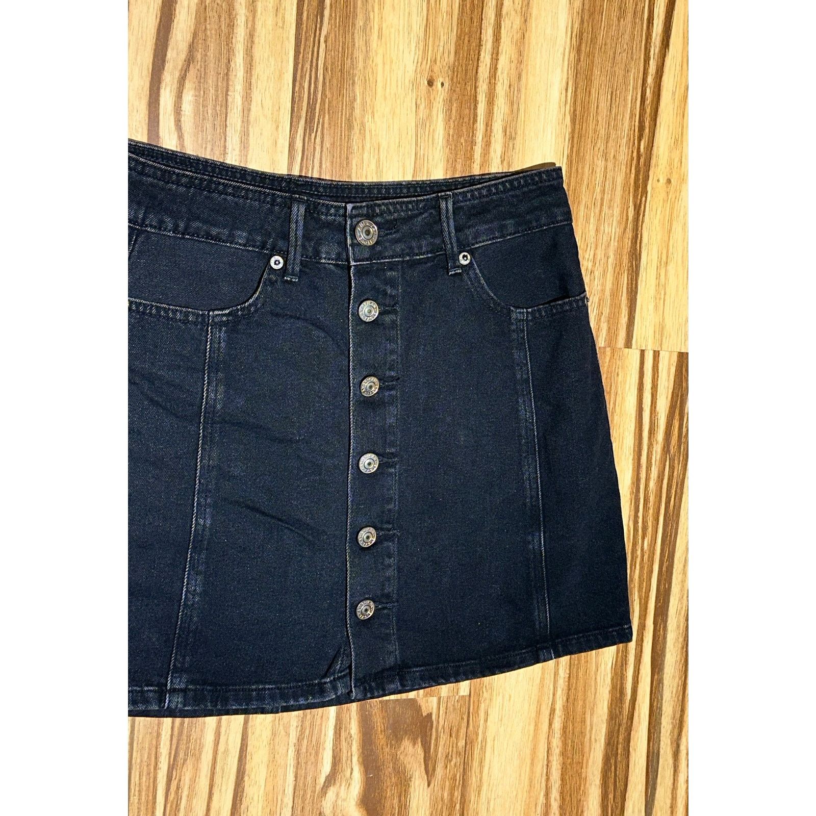 American Eagle Outfitters American Eagle Black Button Down Skirt Size 4 Size 27" / US 4 / IT 40 - 5 Thumbnail