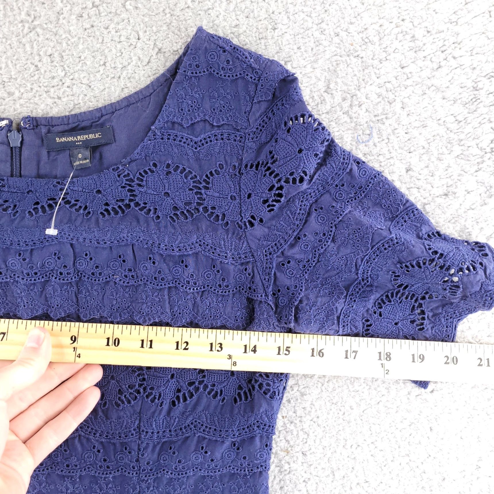 Banana Republic Banana Republic Blue Eyelet Lace Dress Knee Length Scoop Neck Women Size 0 Size XS / US 0-2 / IT 36-38 - 5 Thumbnail