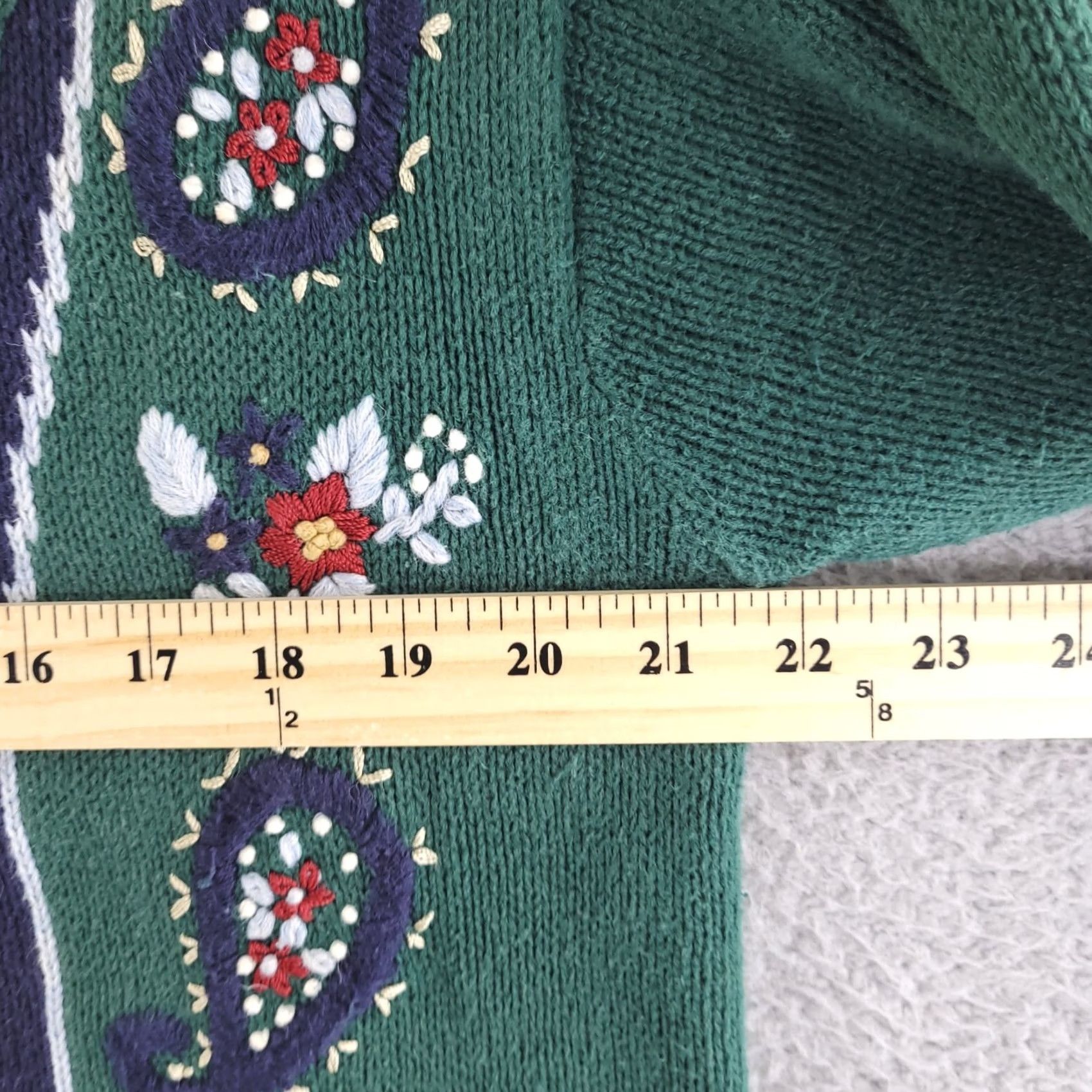 Jantzen VINTAGE Jantzen Cardigan Sweater Womens Large Green Embroidered Knit Regular Size 100% Authenticity Guaranteed Size L / US 10 / IT 46 - 7 Thumbnail