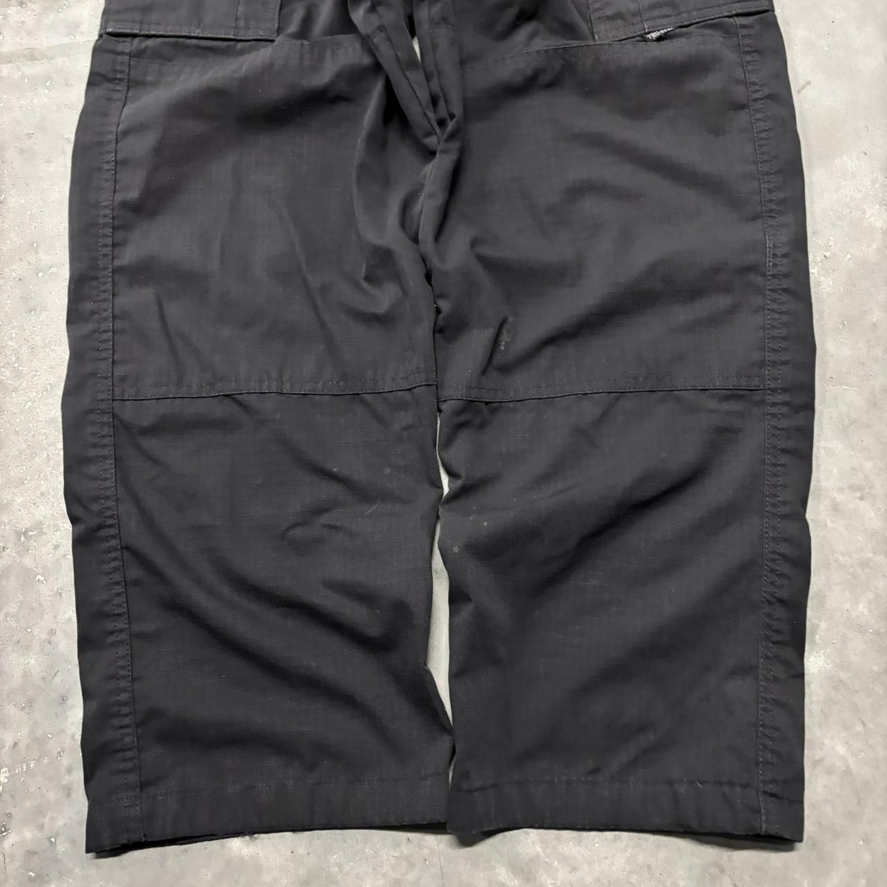 Japanese Brand × Vintage Crazy Vintage Y2K/2000s Baggy Black Streetwear Workwear Skater Cargo Pants! Size US 34 / EU 50 - 6 Thumbnail