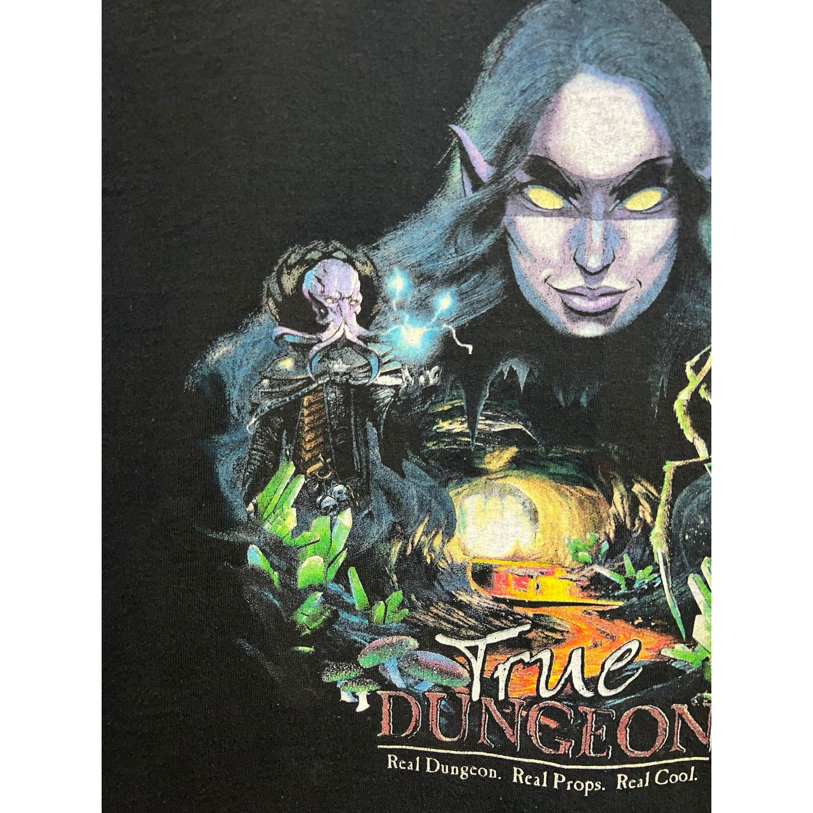 Gildan Vintage True Dungeon Shirt Real Props Cool Dragon Large Size US L / EU 52-54 / 3 - 3 Thumbnail