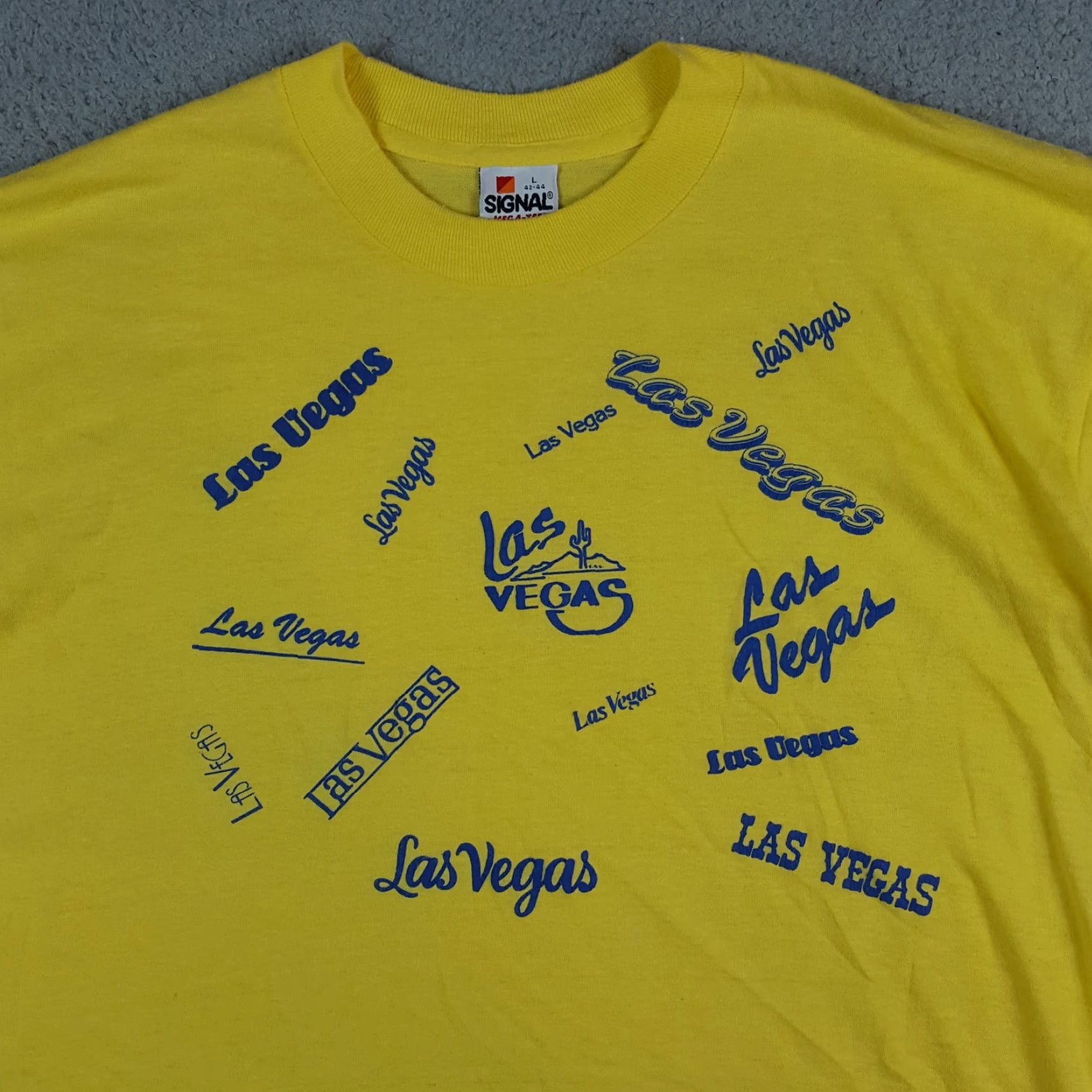 Vintage VINTAGE Signal Las Vegas Gambling Casino Lucky Tee Mens Size L Yellow T-Shirt 90s Poker Slots Retro 90s Vintage Card Game USA Made Size US L / EU 52-54 / 3 - 2 Thumbnail