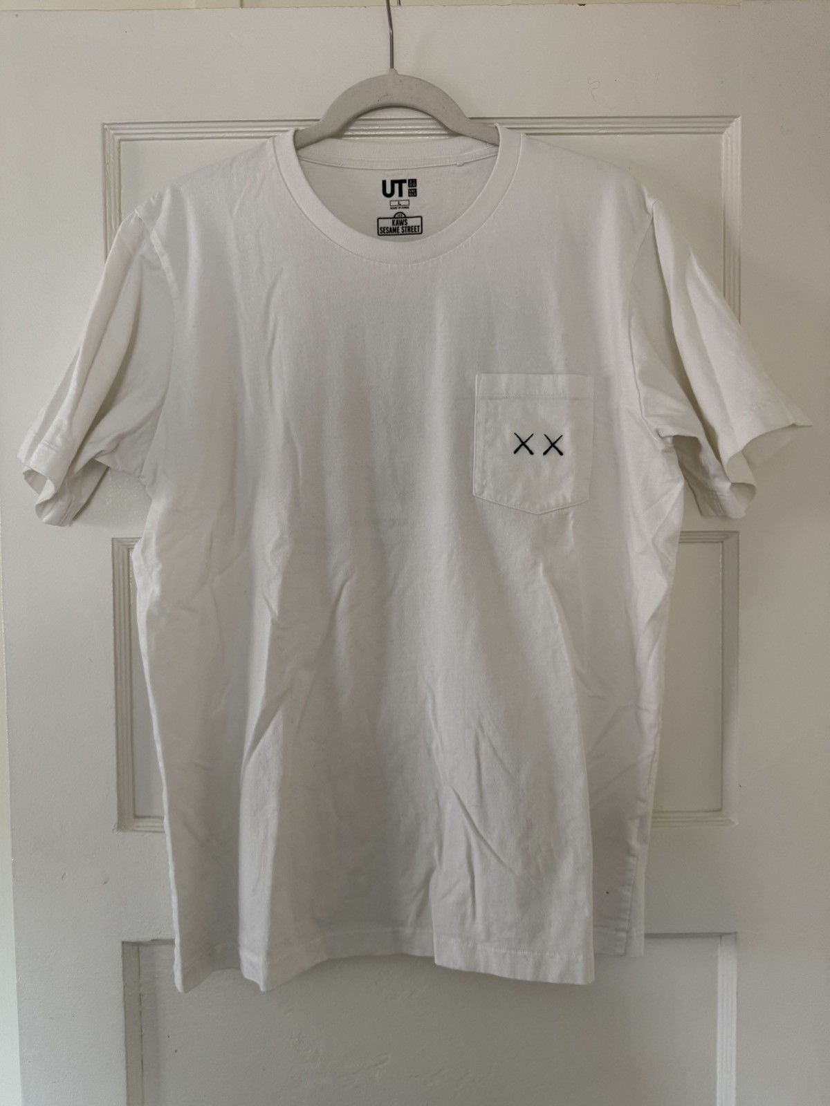 Kaws × Uniqlo Kaws x Uniqlo x Sesame Street Tee Size US M / EU 48-50 / 2 - 1 Thumbnail