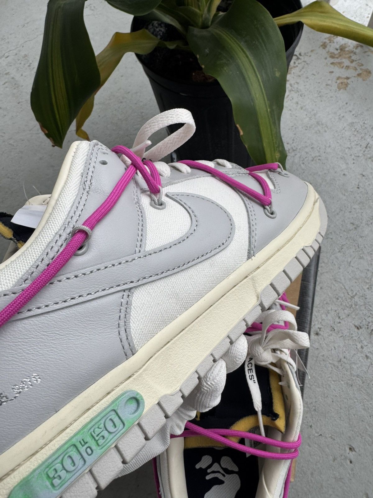 Nike OFF WHITE Nike Lot 30 Low Dunk Sneakers Size US 10 / EU 43 - 11 Thumbnail