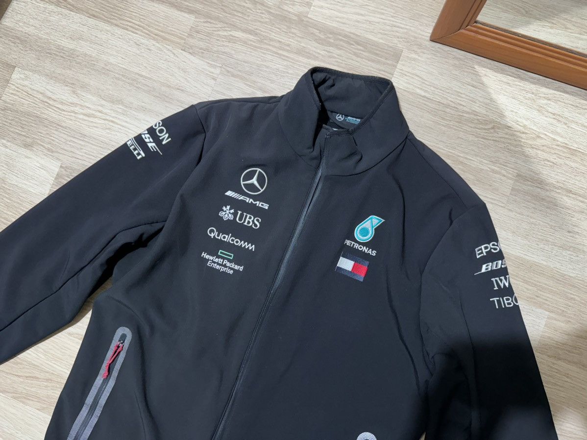 Mercedes-Benz × Pirelli × Tommy Hilfiger Petronas AMG Tommy Hilfiger softshell jacket Size US XL / EU 56 / 4 - 3 Thumbnail