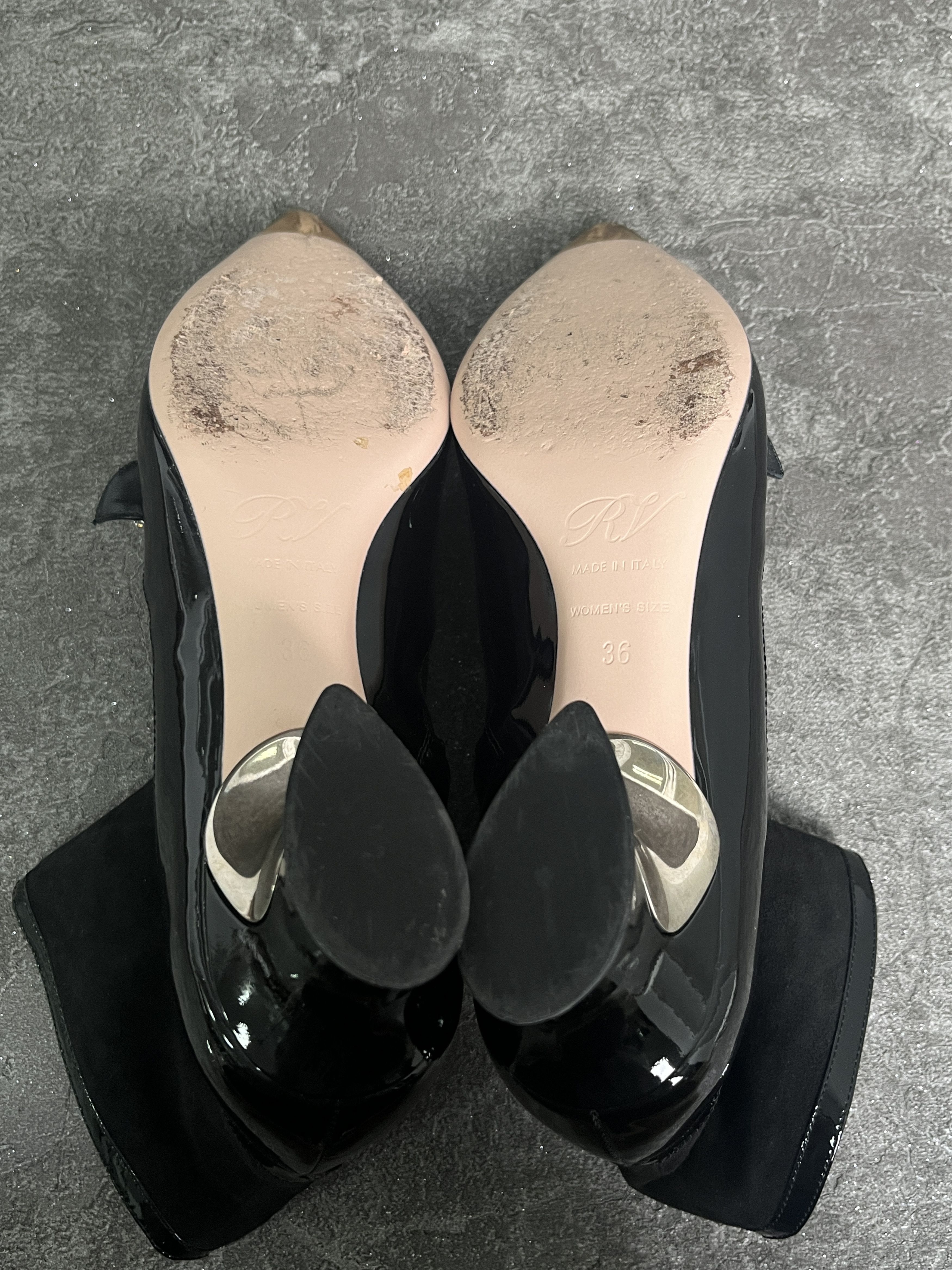 Roger Vivier Roger Vivier Suede Ankle Boots With Crystal Embellished Size US 6 / IT 36 - 9 Thumbnail