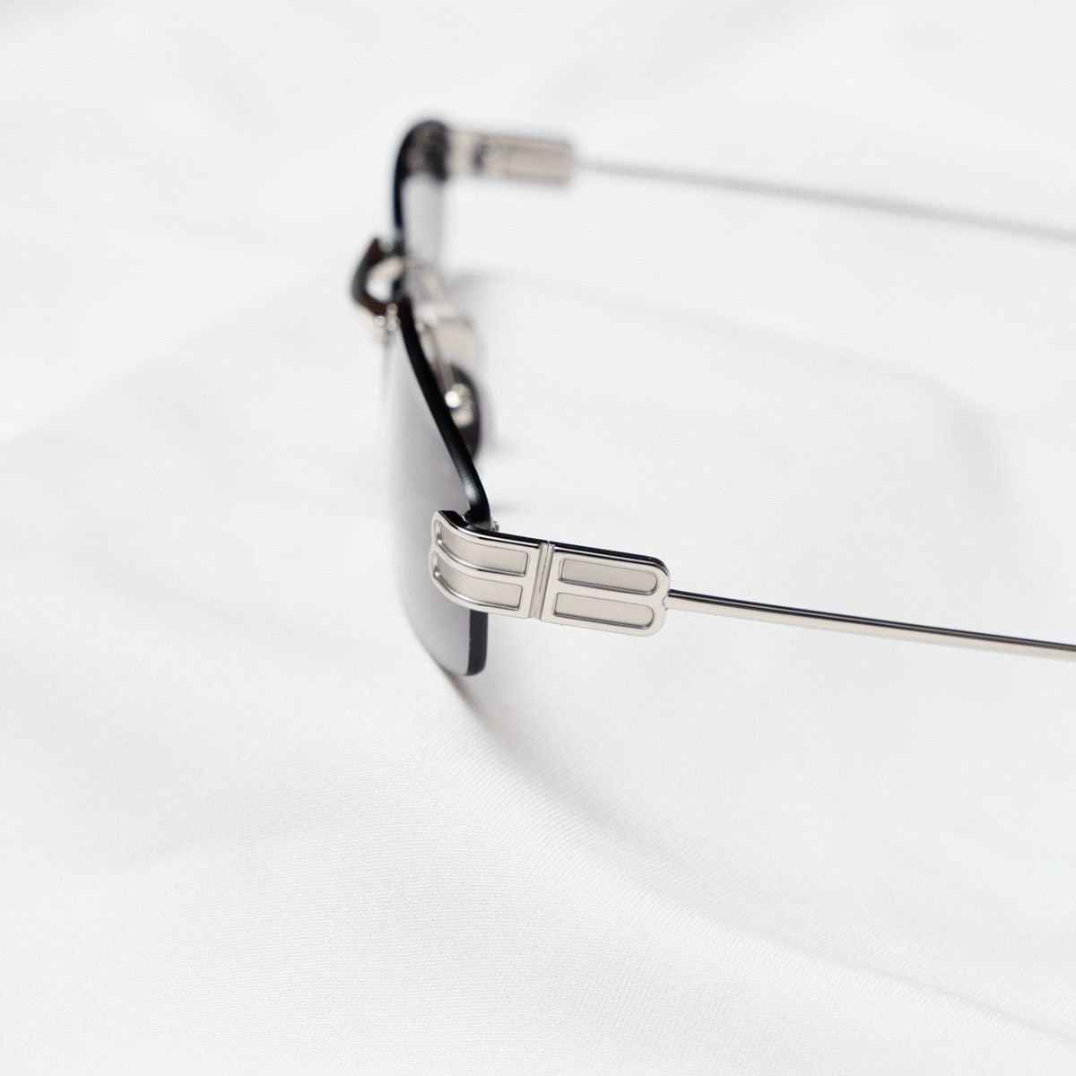 Balenciaga BALENCIAGA BB0488S 002 SUNGLASSES Size ONE SIZE - 3 Thumbnail