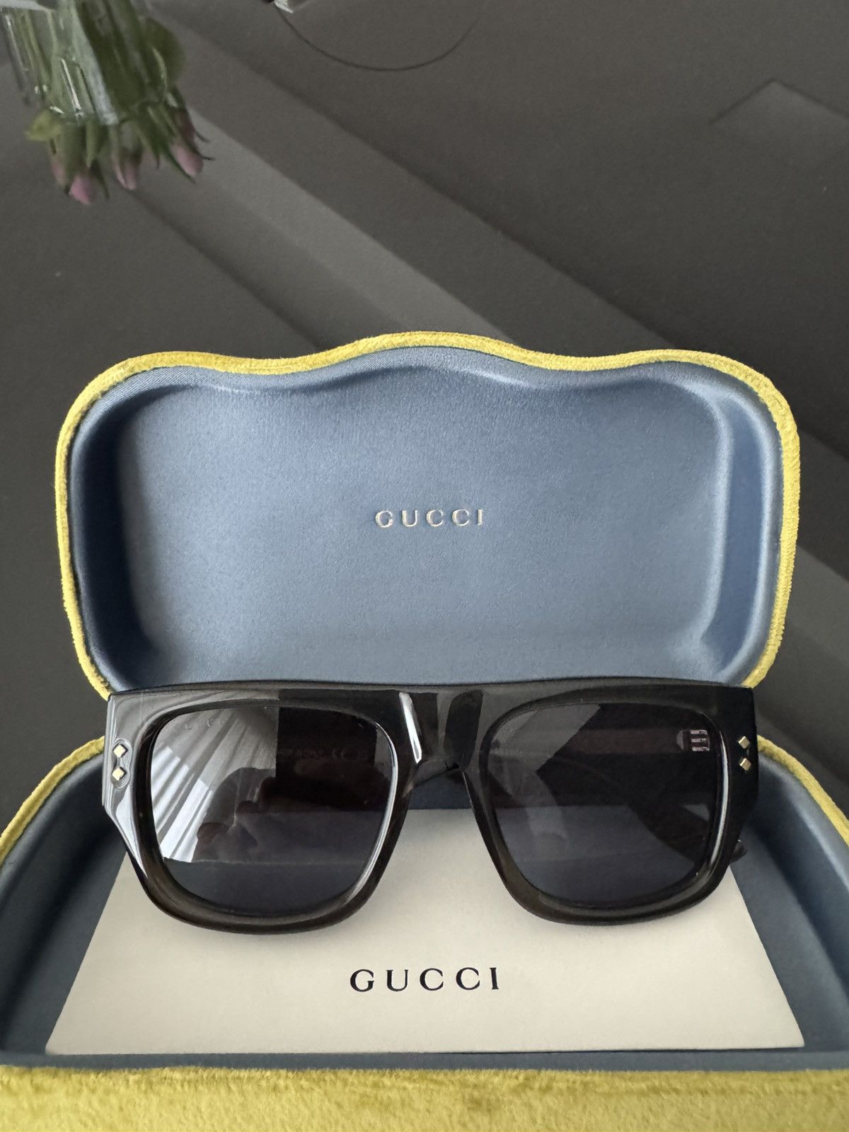 Gucci Gucci logo engraved square-frame Sunglasses Size ONE SIZE - 1 Thumbnail