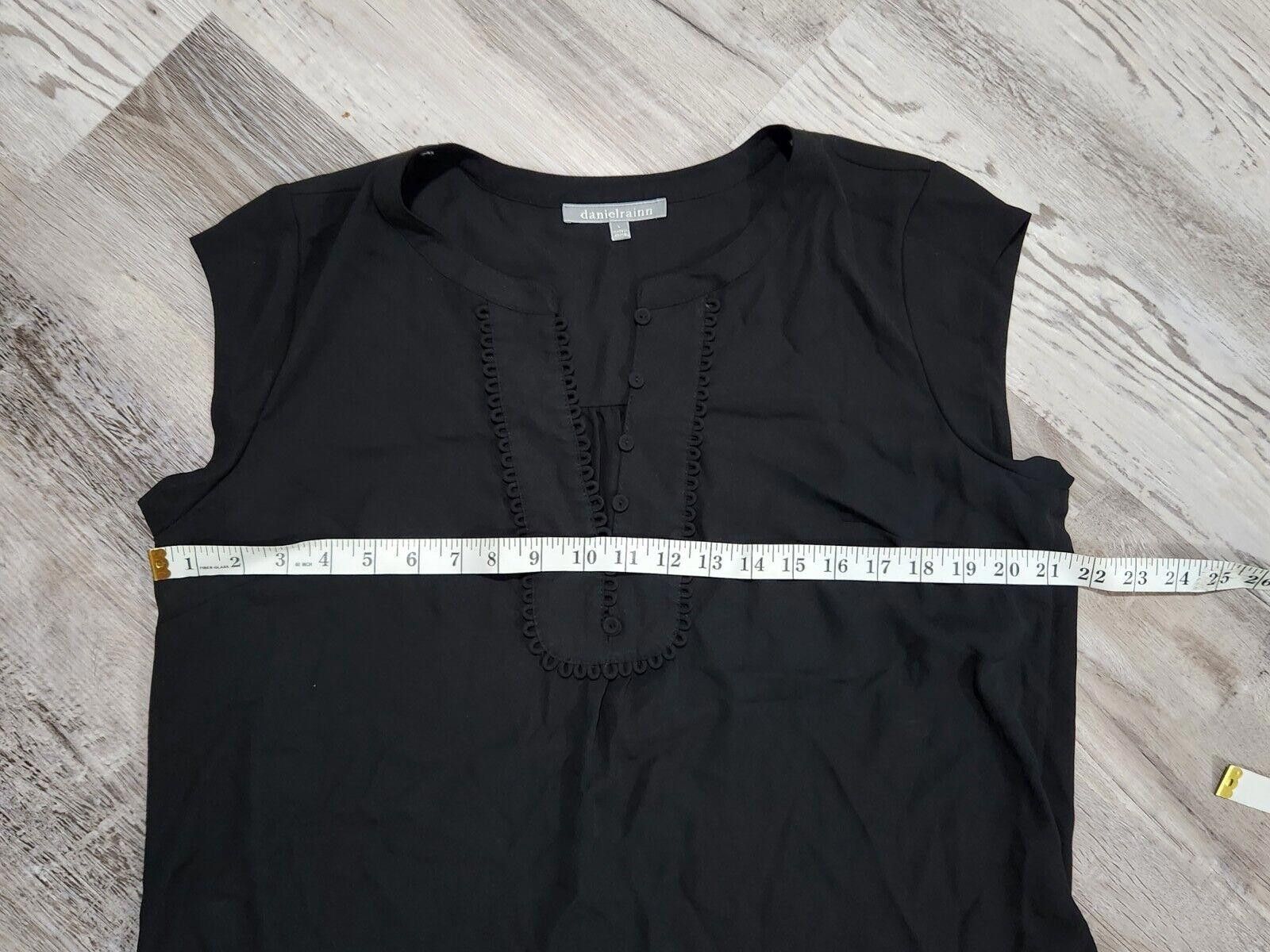 Designer Daniel Rainn Top Large Black Short Sleeve V Neck Buttons top Size L / US 10 / IT 46 - 5 Thumbnail