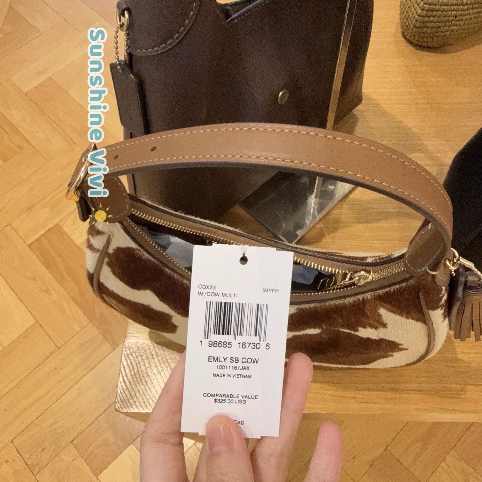 Coach NWT COACH Emily Shoulder Bag In Haircalf Cow CDX23 Gold/Cow Size ONE SIZE - 7 Thumbnail