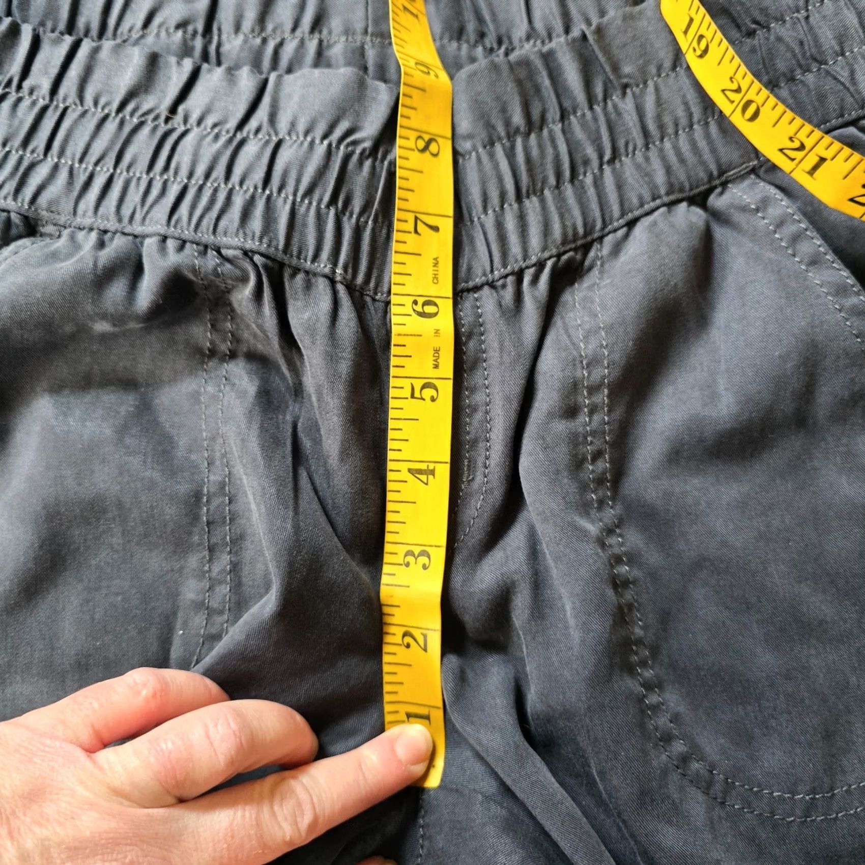 Athleta VINTAGE Athleta Pants Womens Size 4 Gray Joggers Tencel Pull On Cropped Capri Capsule Size 27" / US 4 / IT 40 - 7 Thumbnail