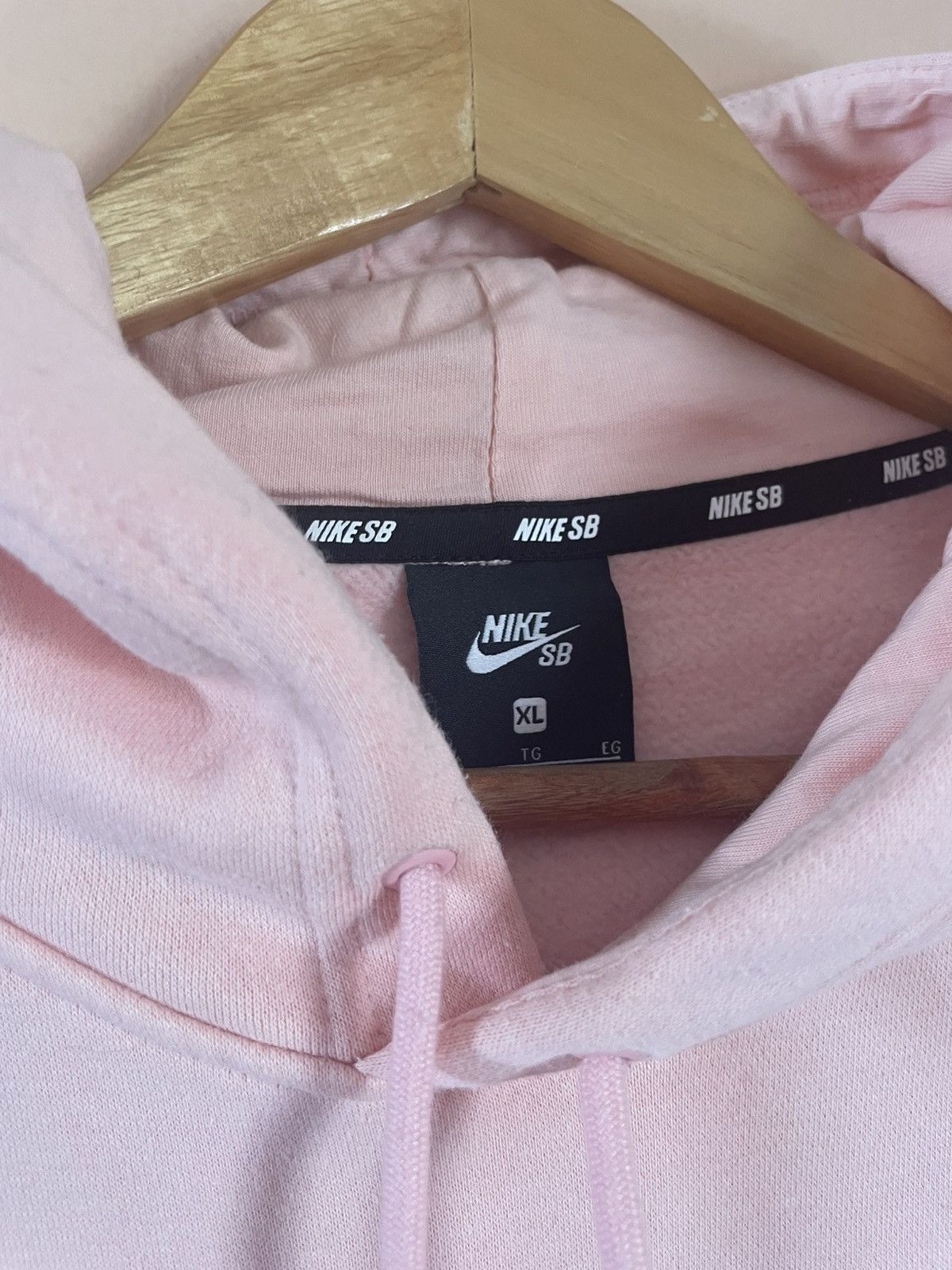 Nike SB NBA X Nike SB Pink logo hoodie Size US XL / EU 56 / 4 - 4 Thumbnail