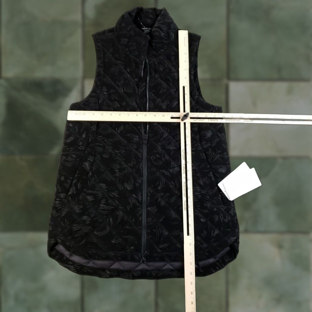 Athleta Athleta Vest Womens Small Black Full Zip Quilted Whisper Featherless Velvet Vest NWT Size S / US 4 / IT 40 - 1 Thumbnail