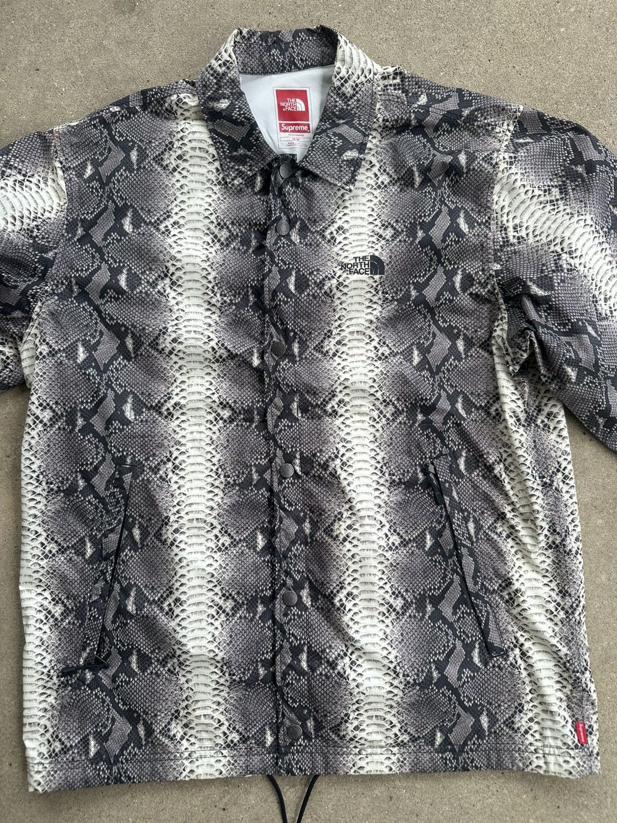 Supreme × The North Face Supreme The North Face Snakeskin Taped Seam Jacket size M Size US M / EU 48-50 / 2 - 2 Thumbnail