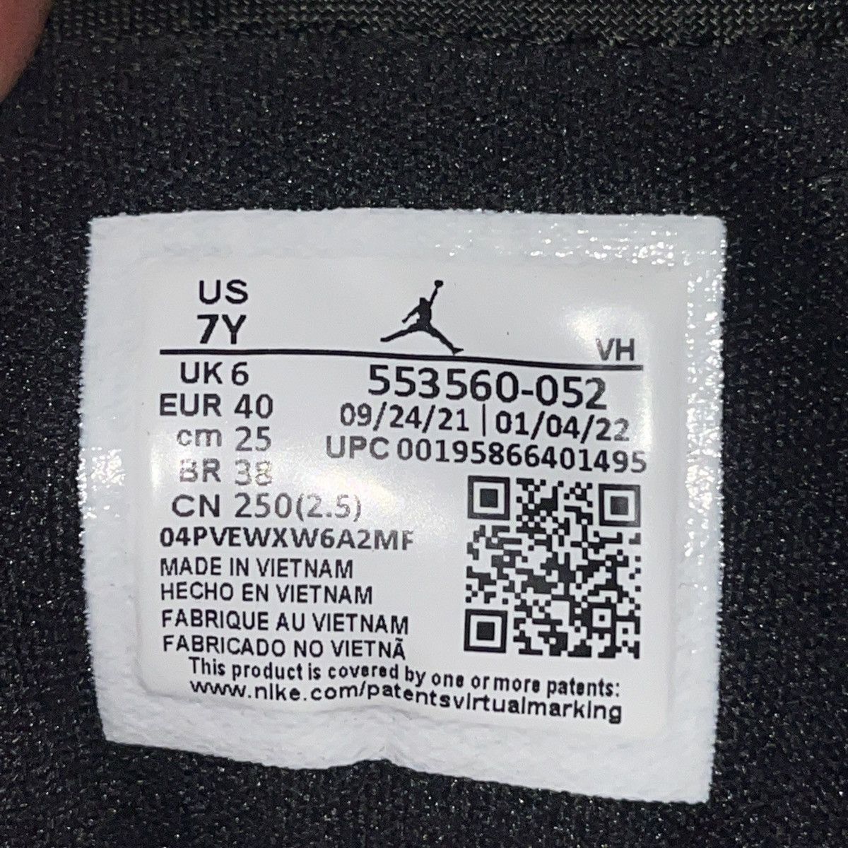 Jordan Brand × Nike Air Jordan 1 Low Shadow Toe GS Size US 7 / EU 40 - 8 Thumbnail