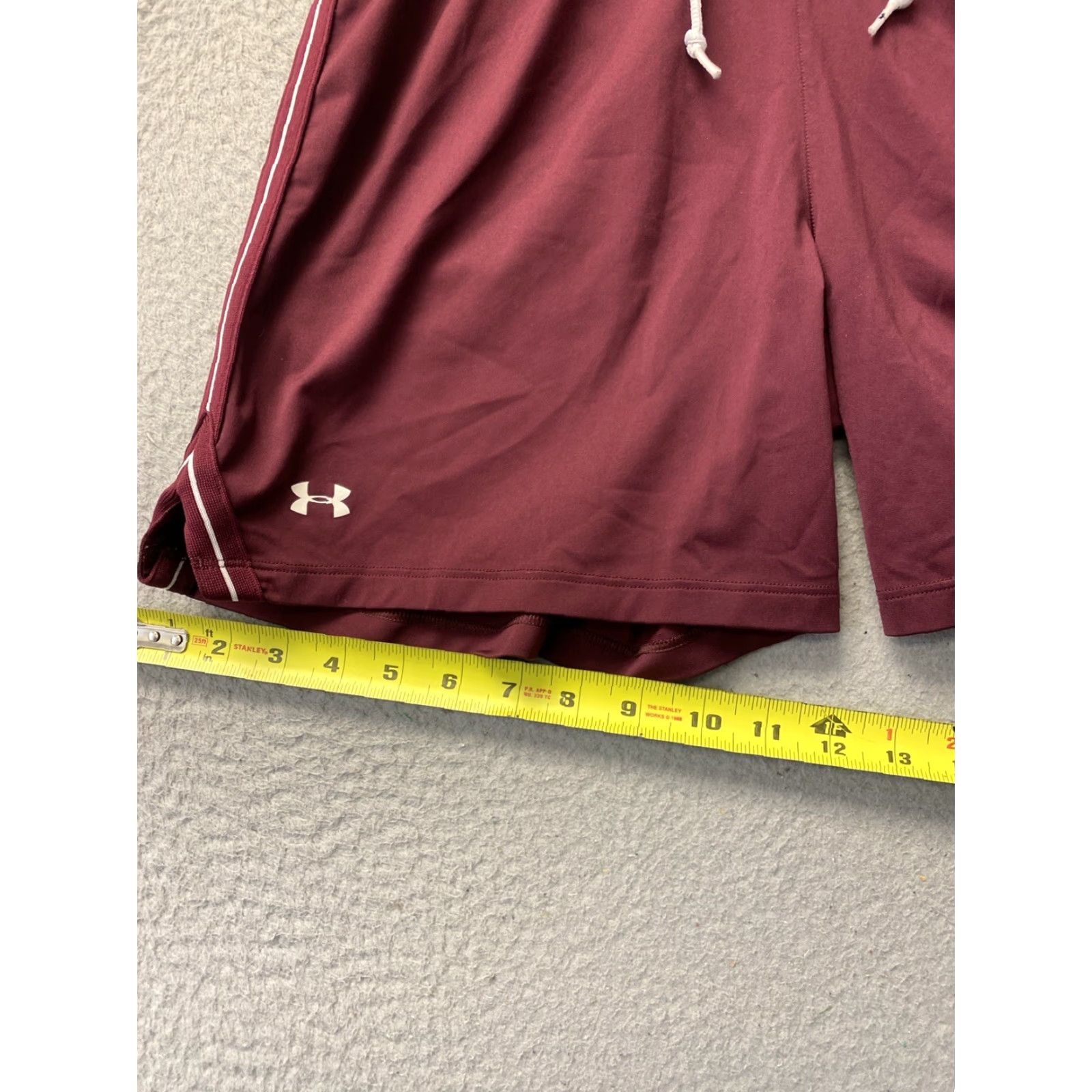 Nike VINTAGE Under Armour Shorts Womens M Maroon Athletic Beach Running 90s Hipster Y2K Pockets Breathable Size 32" / US 10 / IT 46 - 6 Thumbnail