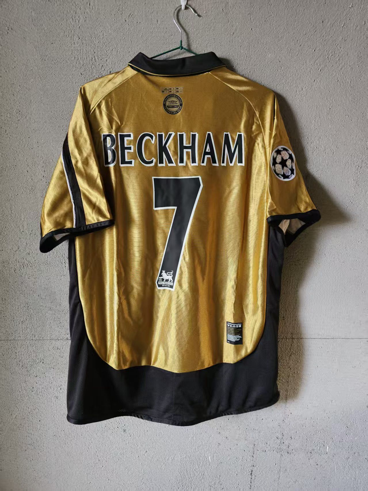 Other 2000 MUFC #7 David Beckham Jersey double-layer Size US L / EU 52-54 / 3 - 1 Thumbnail