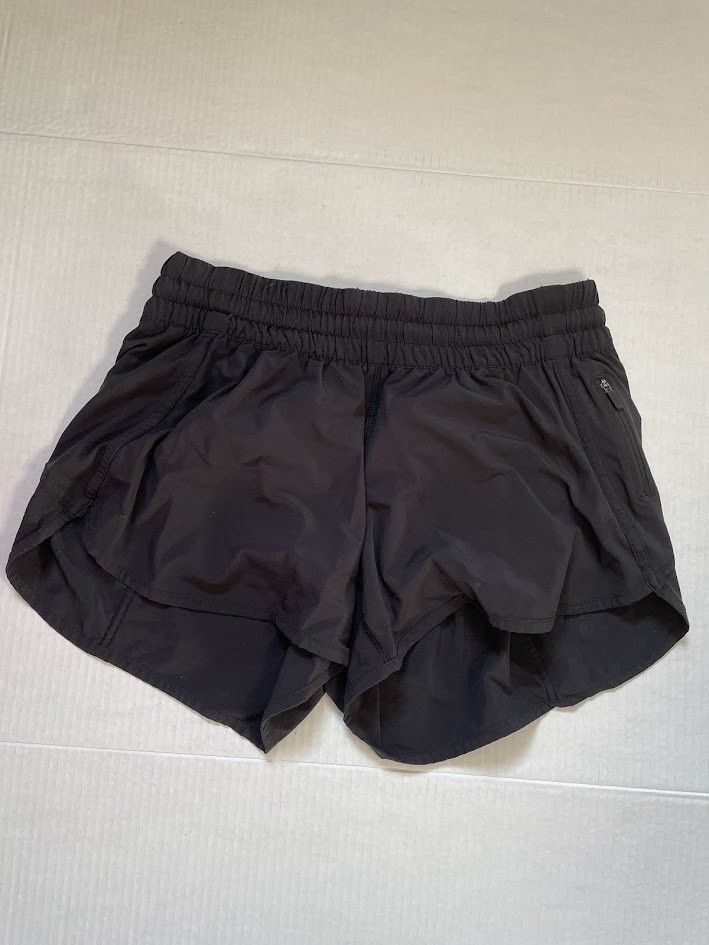 Lululemon Lululemon Shorts Size 34" / US 12 / IT 48 - 1 Thumbnail