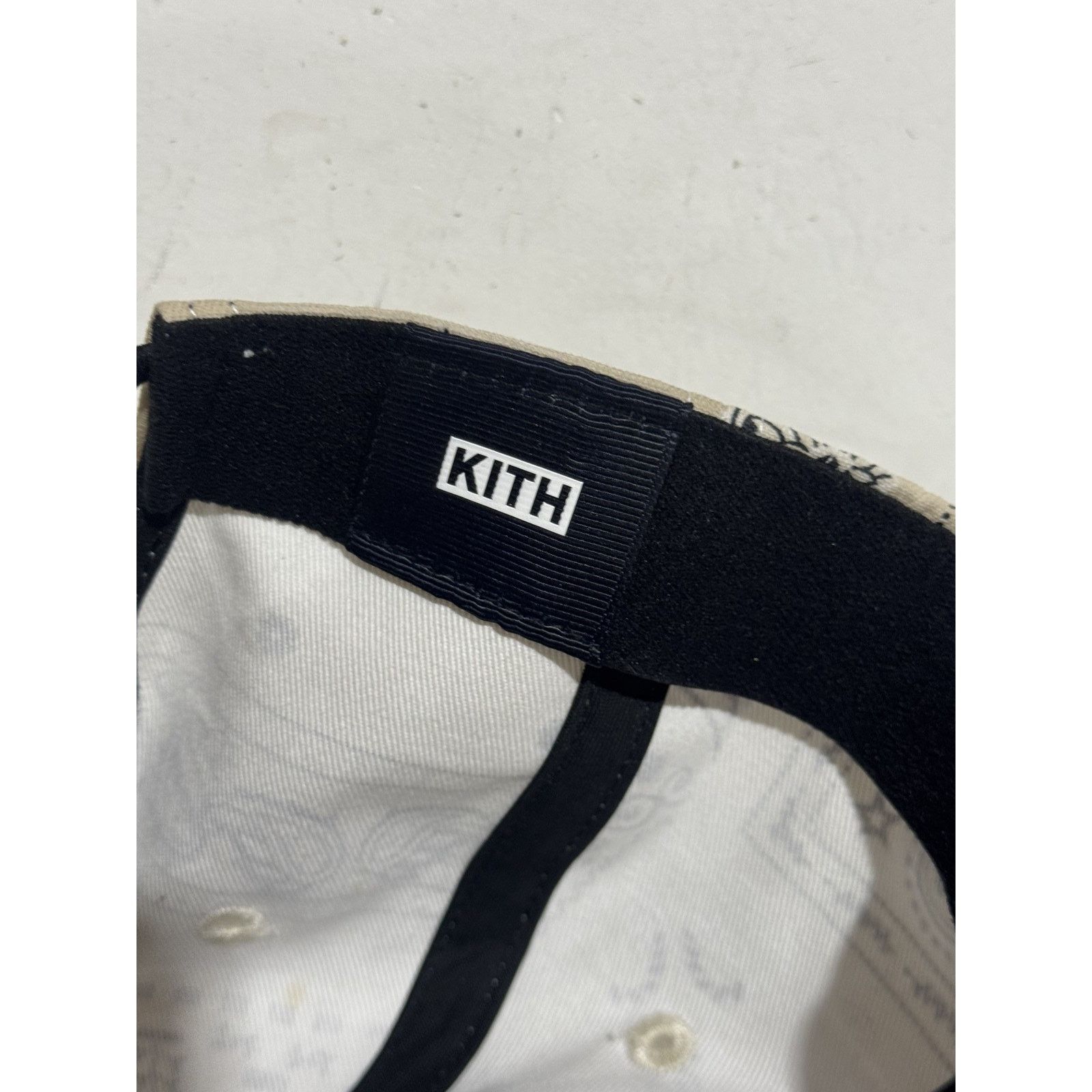 Kith KITH NEW ERA BANDANA TAN PAISLEY HAT PREOWNED Size ONE SIZE - 8 Thumbnail