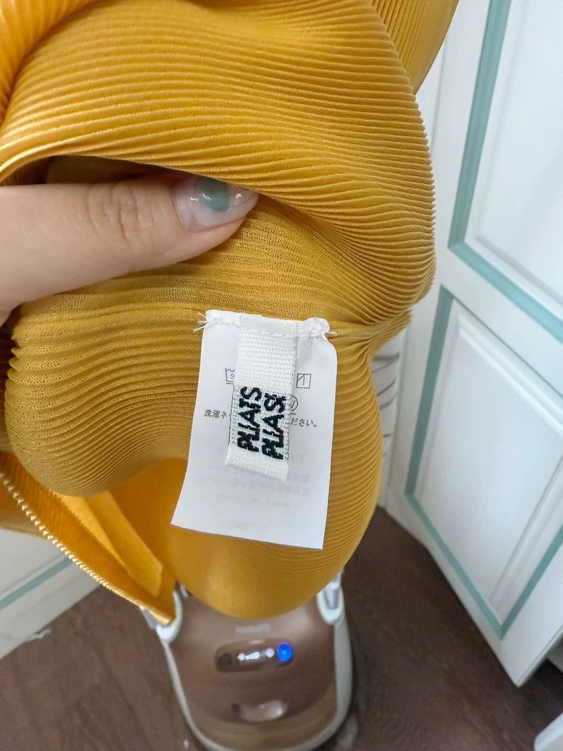 Issey Miyake issey miyake Pleated semi-high-neck yellow short-sleeved sh Size M / US 6-8 / IT 42-44 - 3 Thumbnail