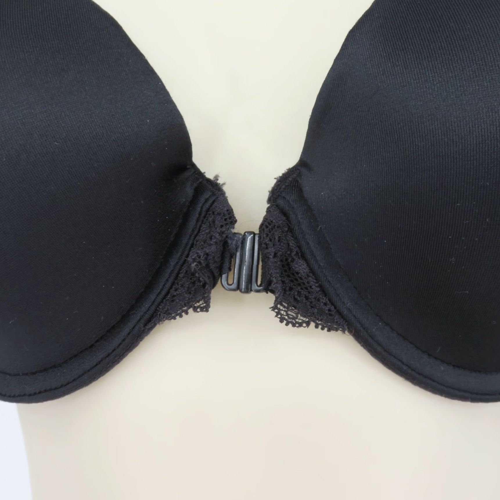 Vintage Maidenform Bra 36B 07112 One Fab Fit Extra Coverage Lace T Back Underwire Black Racerback T-Shirt Bra Women Womens Size ONE SIZE - 3 Thumbnail