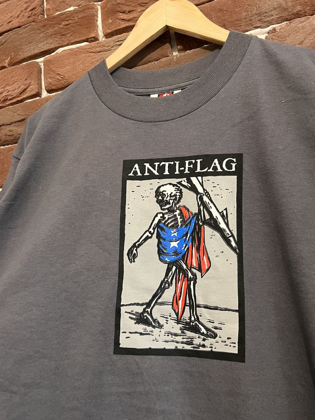 Band Tees Vintage 90s Anti Flag Weapons of Mass Hypocrisy T Shirt Size US L / EU 52-54 / 3 - 3 Thumbnail