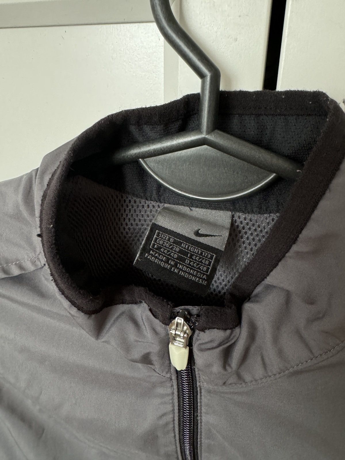 Nike Nike vintage down vest grey reflective small logo 90s Size US S / EU 44-46 / 1 - 4 Thumbnail