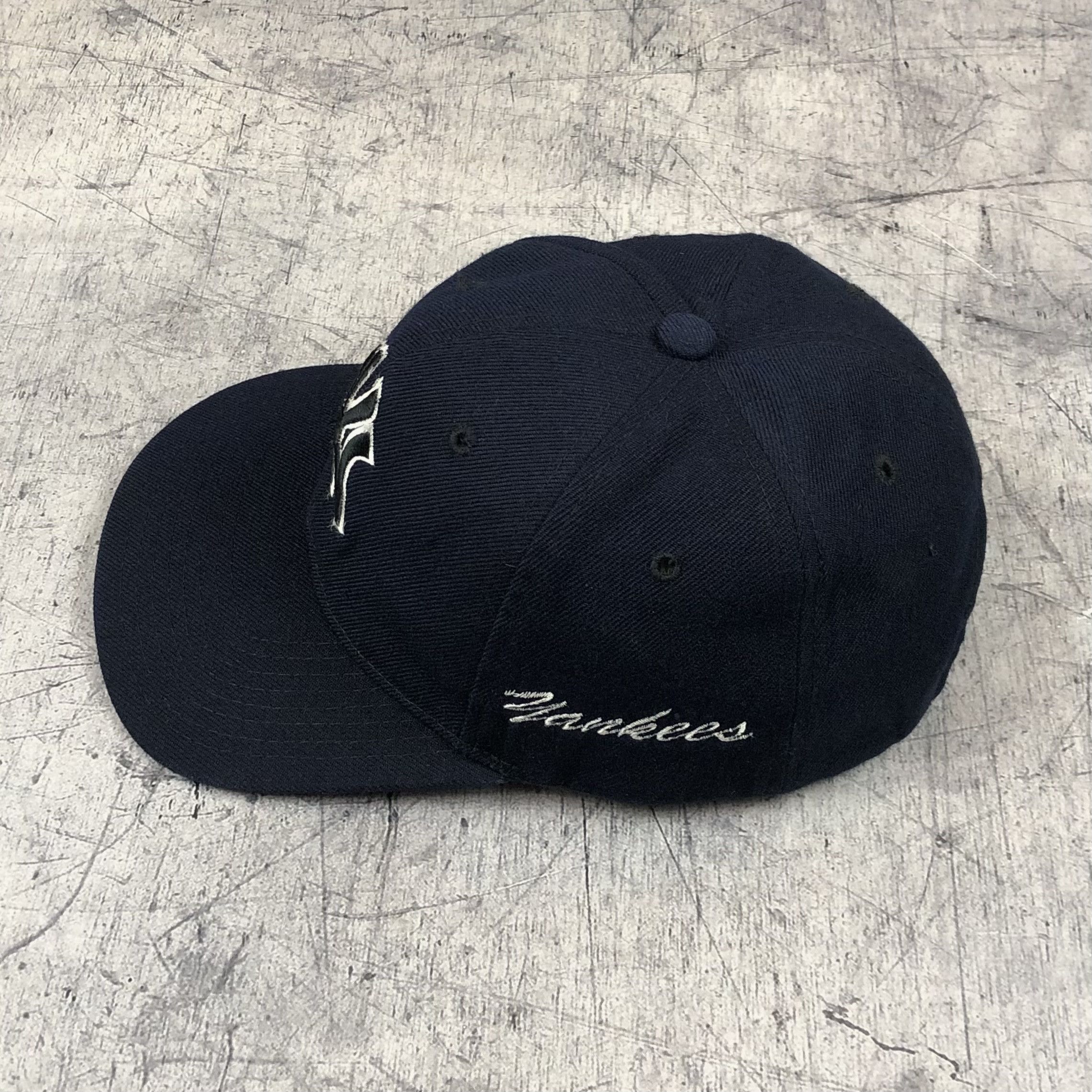 New York Yankees Vintage MLB New York Yankees Cap HUNTER Korea Size ONE SIZE - 3 Thumbnail