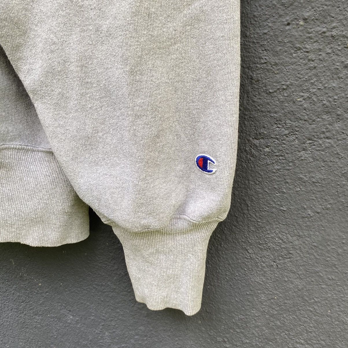 Champion Thrashed Vintage 90s Champion Reverse Weave ERD GRUNGE OG Size US M / EU 48-50 / 2 - 5 Thumbnail