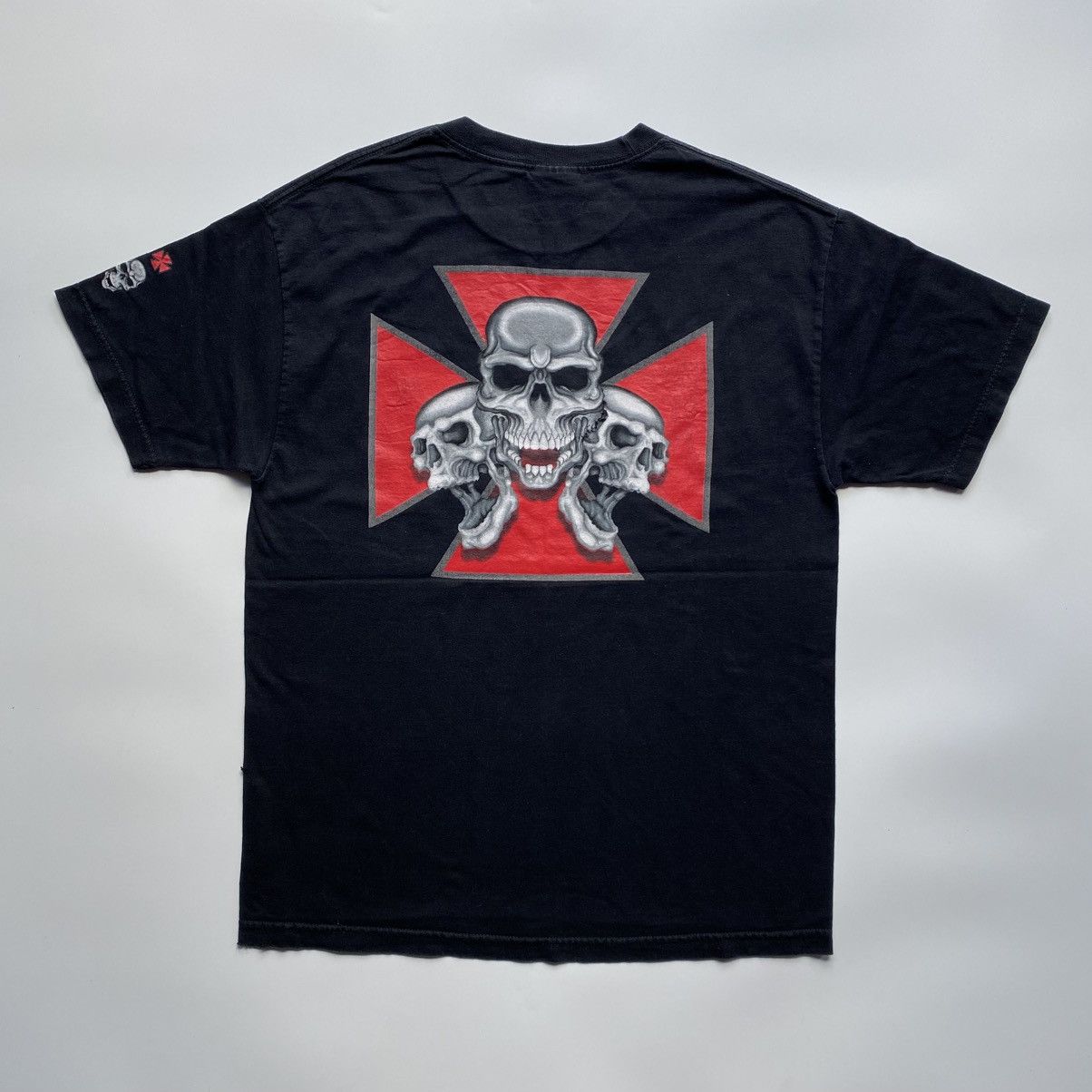 Vintage Vintage 90s Skull Logo T Shirt Size US L / EU 52-54 / 3 - 1 Thumbnail