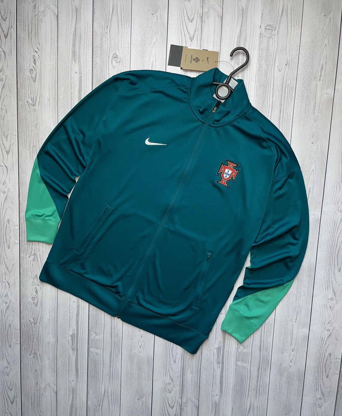 Vintage Nike x Portugal soccer tracksuit size L slim fit green Size US L / EU 52-54 / 3 - 2 Thumbnail