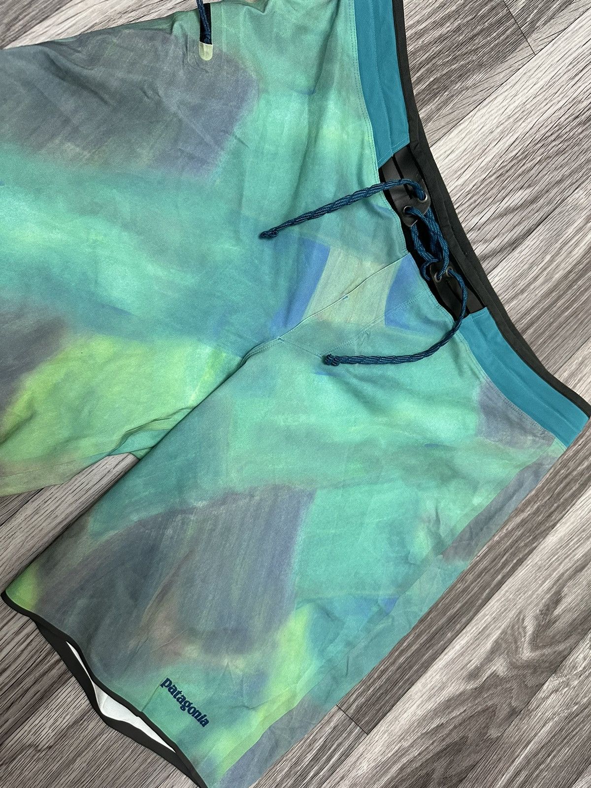 Patagonia × The Recycled Planet Patagonia hydro series boardshorts from recycled materials Size US 34 / EU 50 - 4 Thumbnail