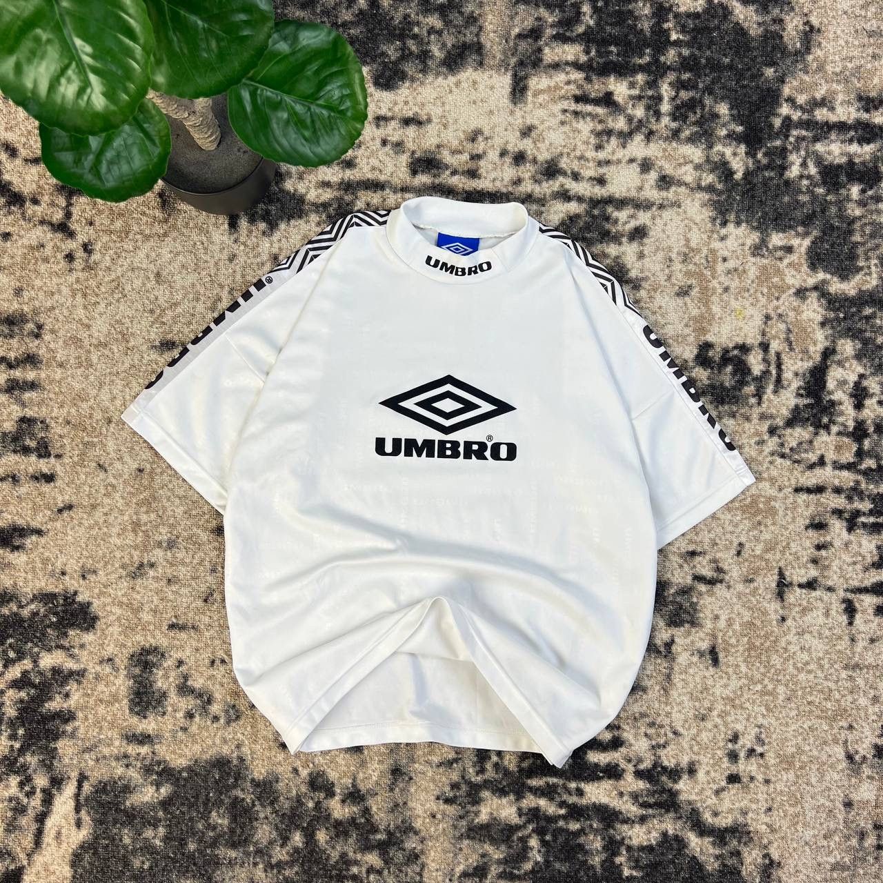 Umbro Umbro Vintage Y2K Big Logo Crewneck Oversized T-Shirt Size US M / EU 48-50 / 2 - 1 Thumbnail