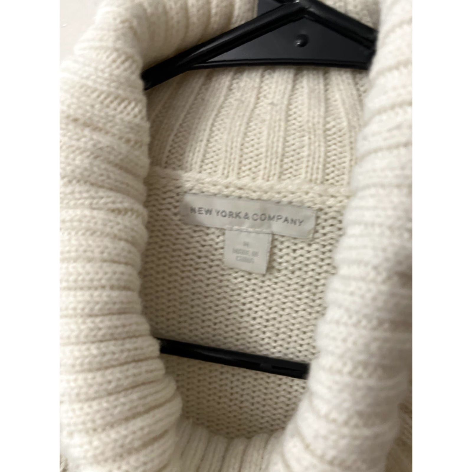 Vintage New York & Company White Cable-Knit Turtleneck Sweater - Medium Acrylic Blend, Pullover, Women, Knit, White, M, Classic Crew Neck, beauty Size M / US 6-8 / IT 42-44 - 2 Thumbnail