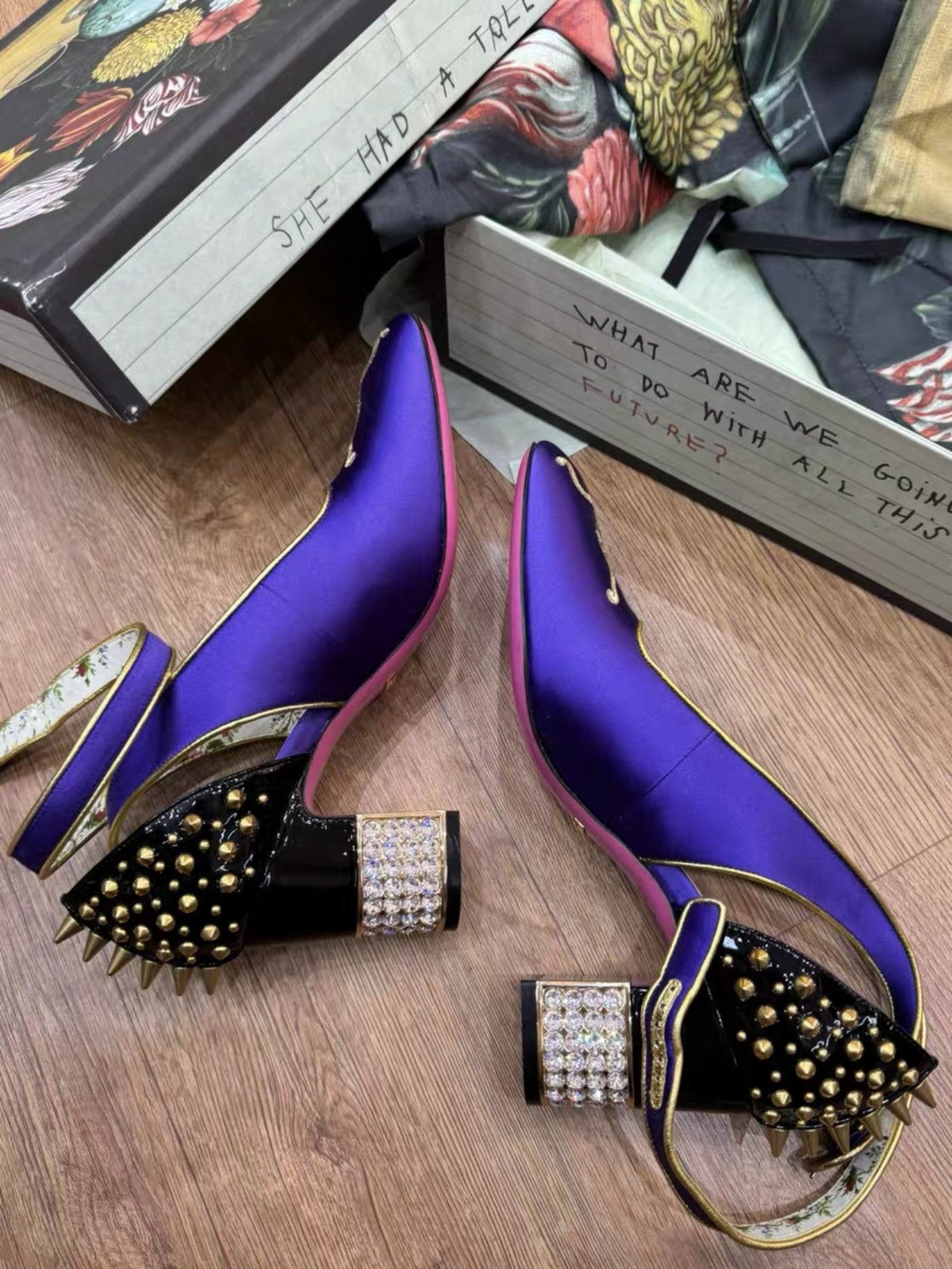 Gucci Rare Gucci Runway Satin Embroidered Dragon Caspar Pumps Size US 7.5 / IT 37.5 - 3 Thumbnail