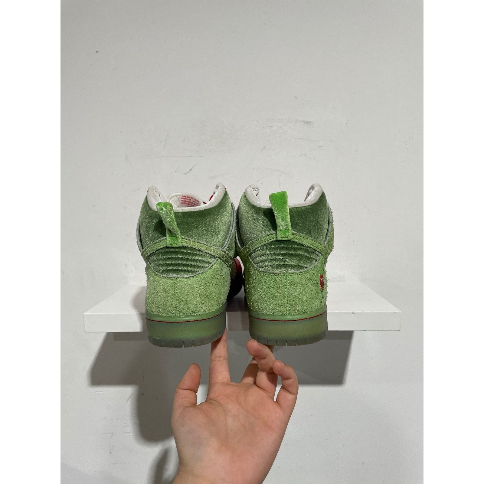 Nike NIKE SB HIGH STRAWBERRY COUGH SIZE 10 PREOWNED Size US 10 / EU 43 - 6 Thumbnail