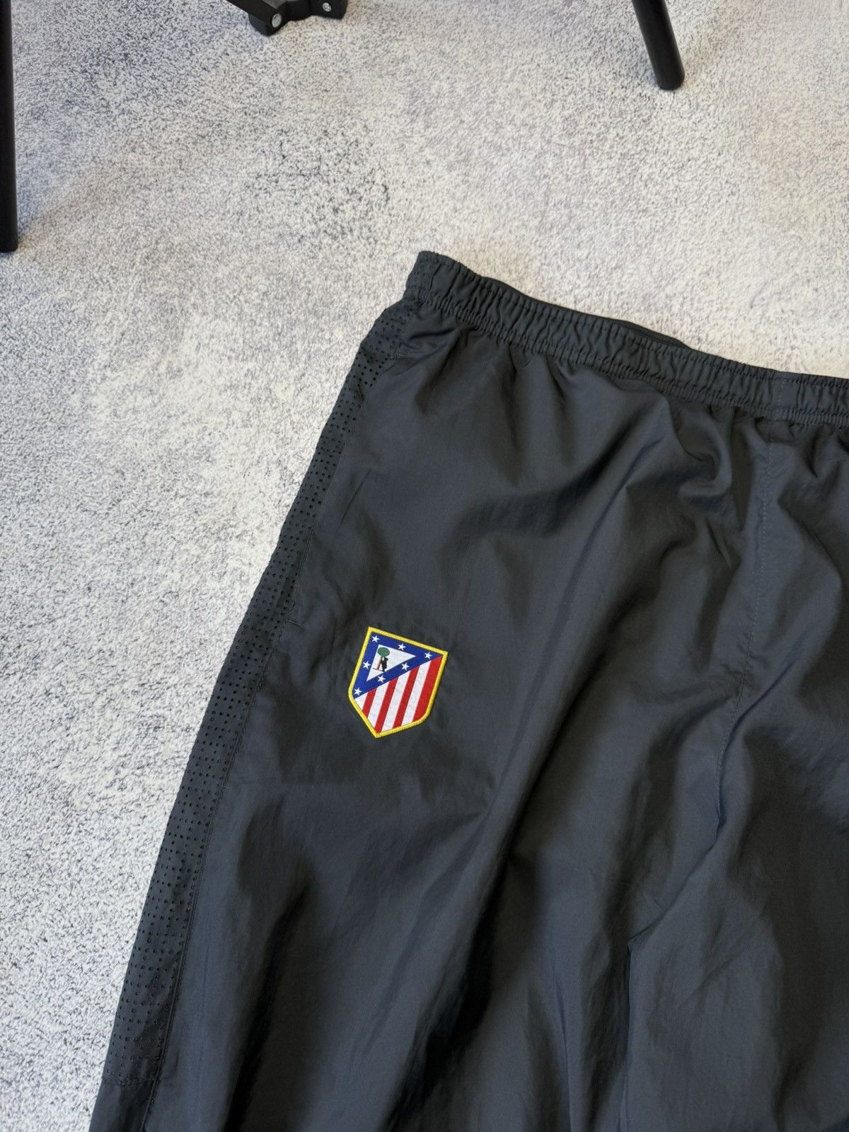 Nike Vintage Nike Atletico Madrid Pants Logo Drill Gorpcore Size US 36 / EU 52 - 3 Thumbnail