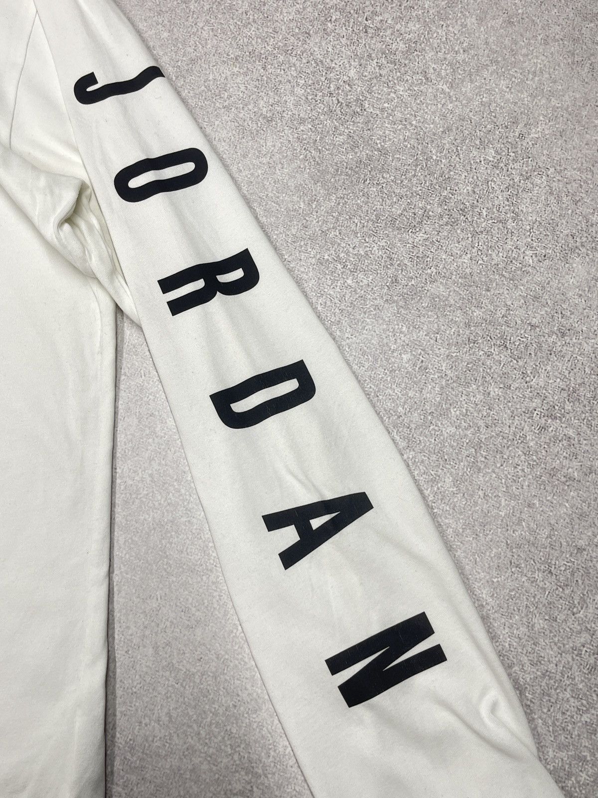 Jordan Brand Mens Nike Air Jordan JumpMan 23 Longsleeve White Big Logo Size US L / EU 52-54 / 3 - 5 Thumbnail